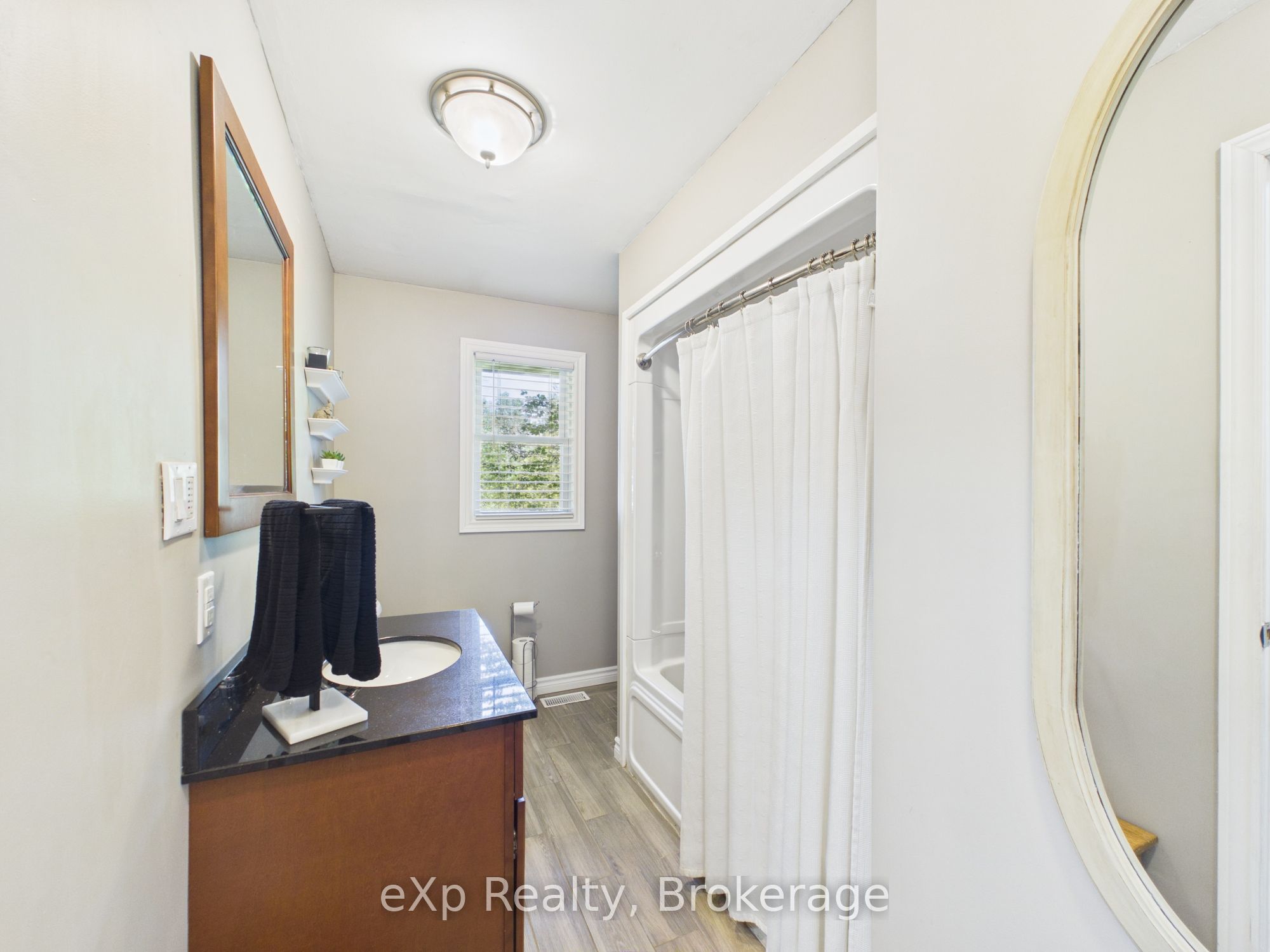 330 Tyendinaga Drive Property Photo 23