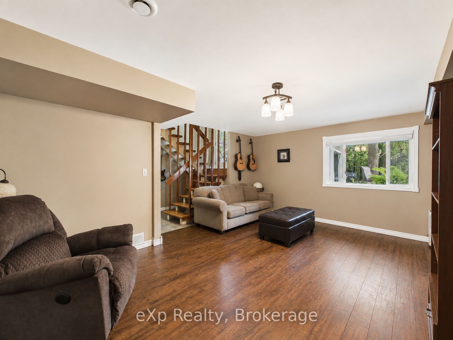 330 Tyendinaga Drive Property Photo 26