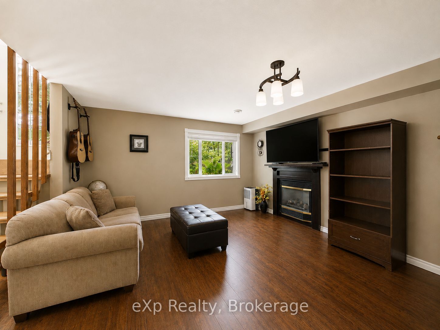 330 Tyendinaga Drive Property Photo 28