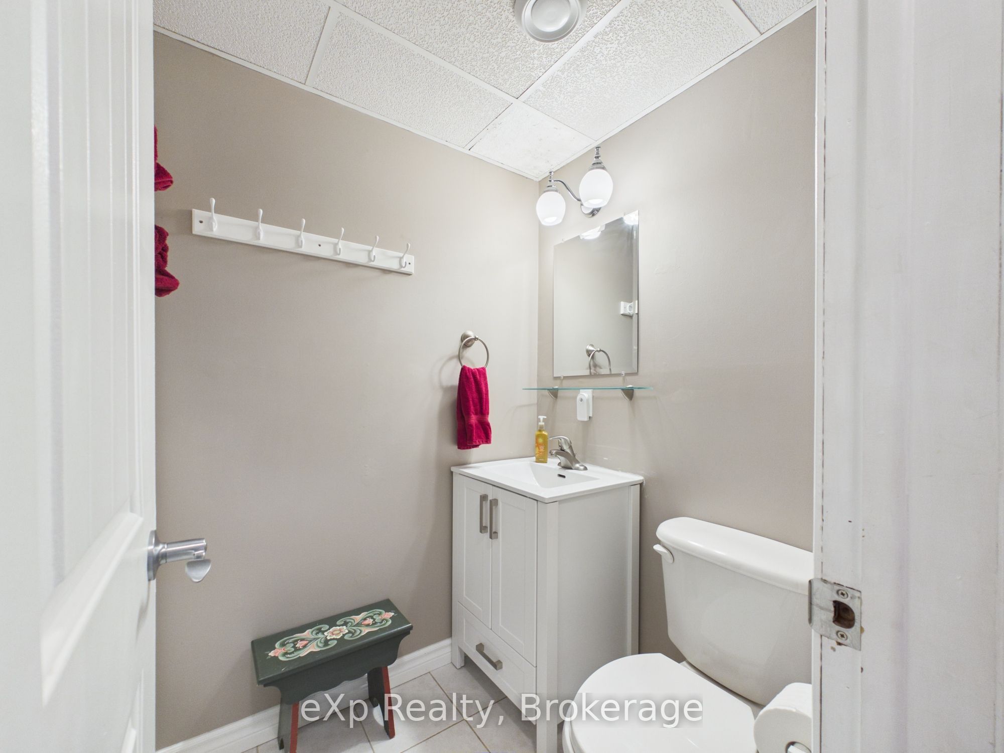 330 Tyendinaga Drive Property Photo 34