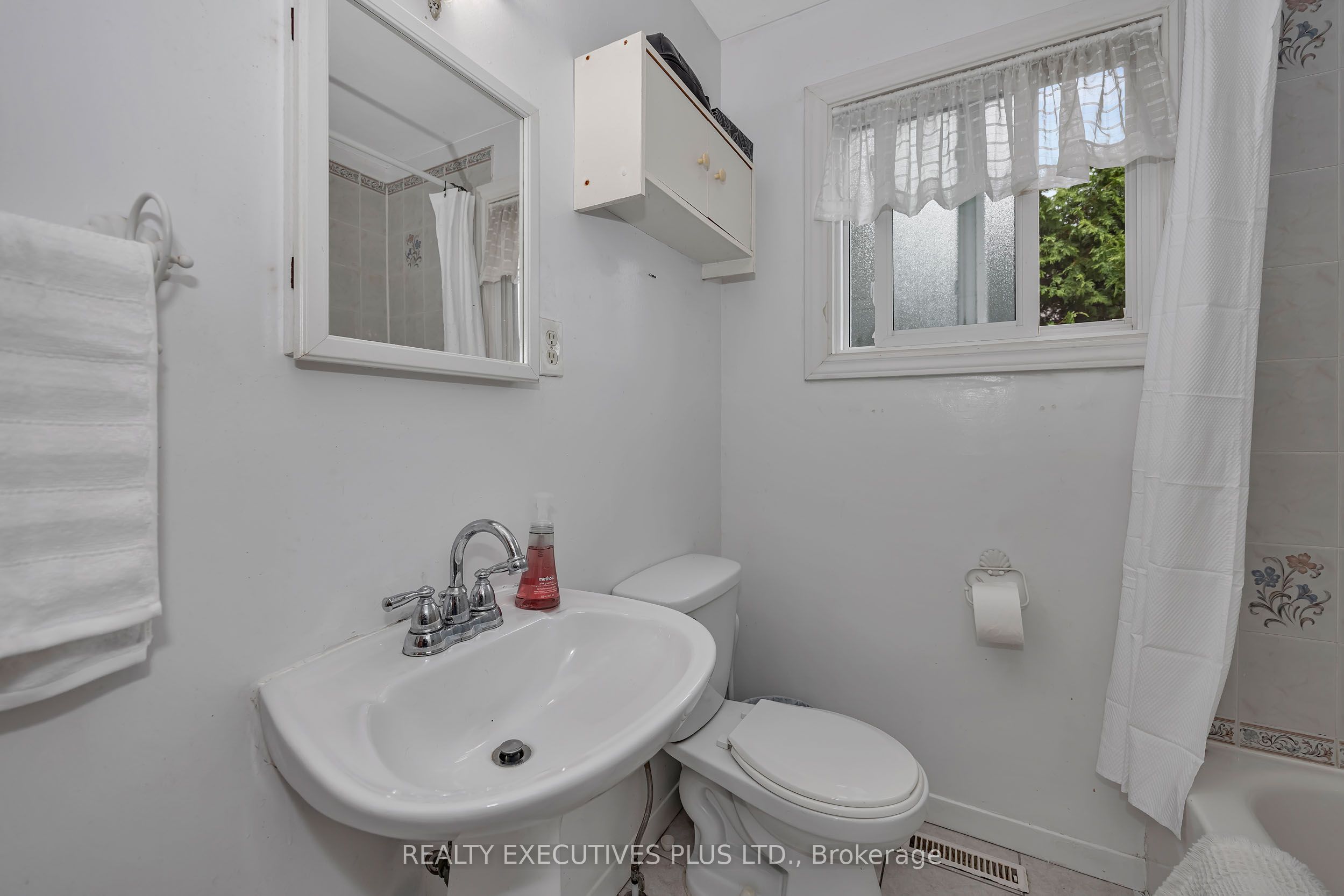 636 Water Street Property Photo 14