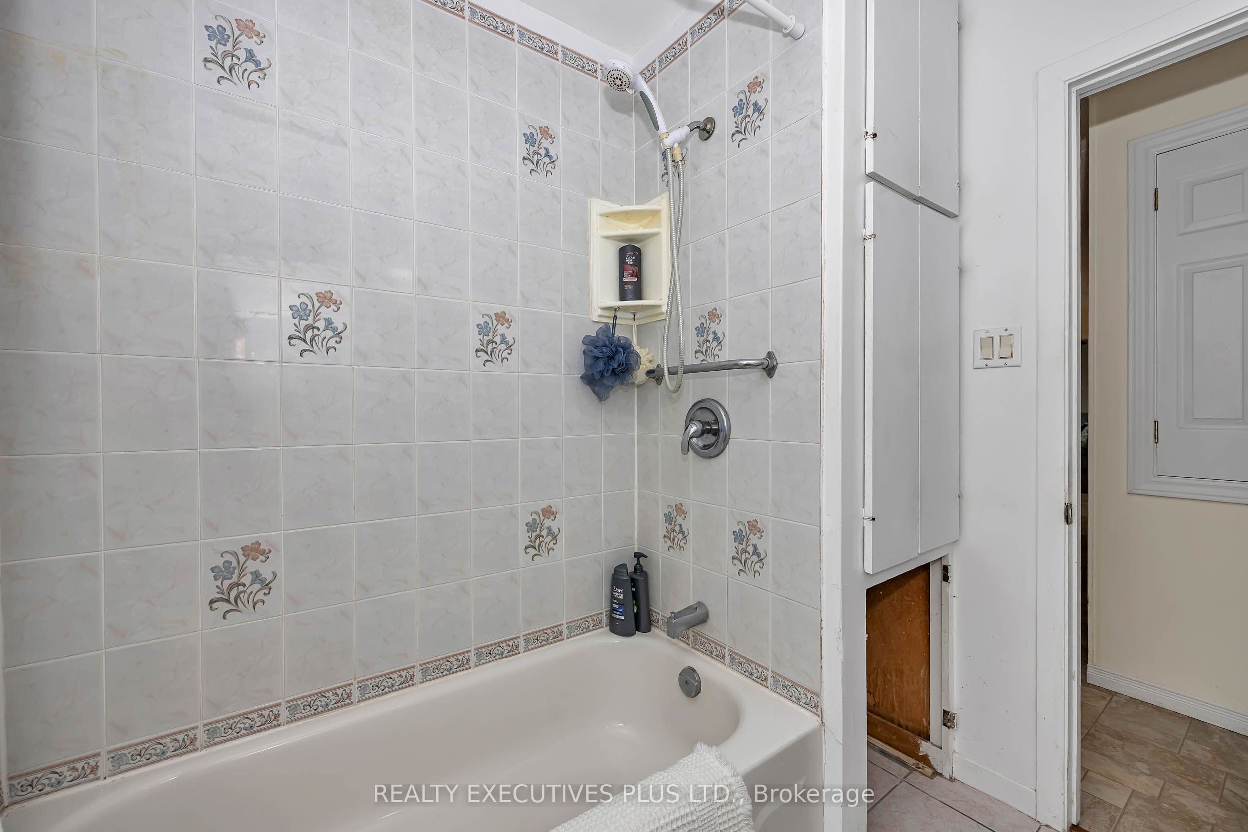 636 Water Street Property Photo 15
