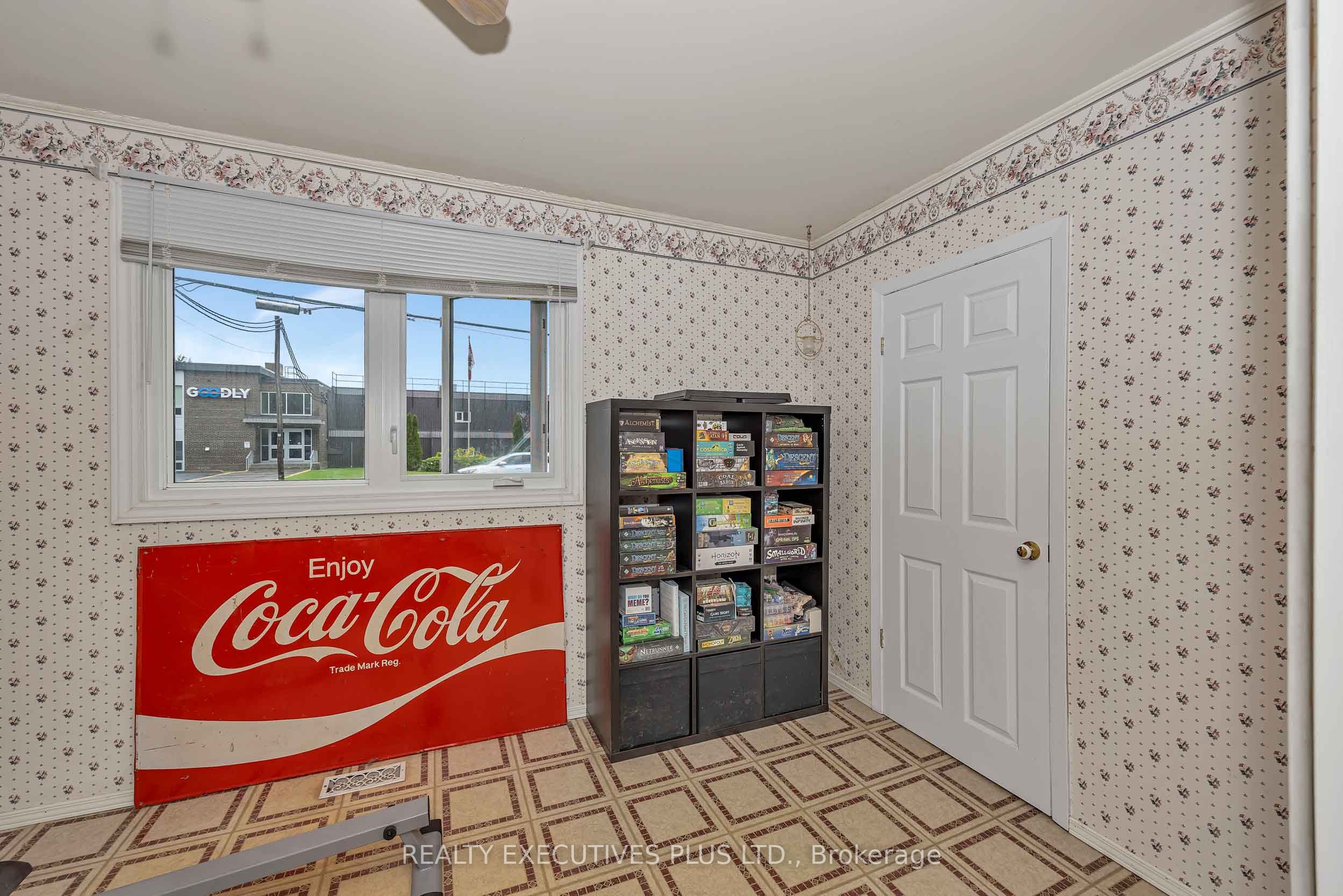636 Water Street Property Photo 17