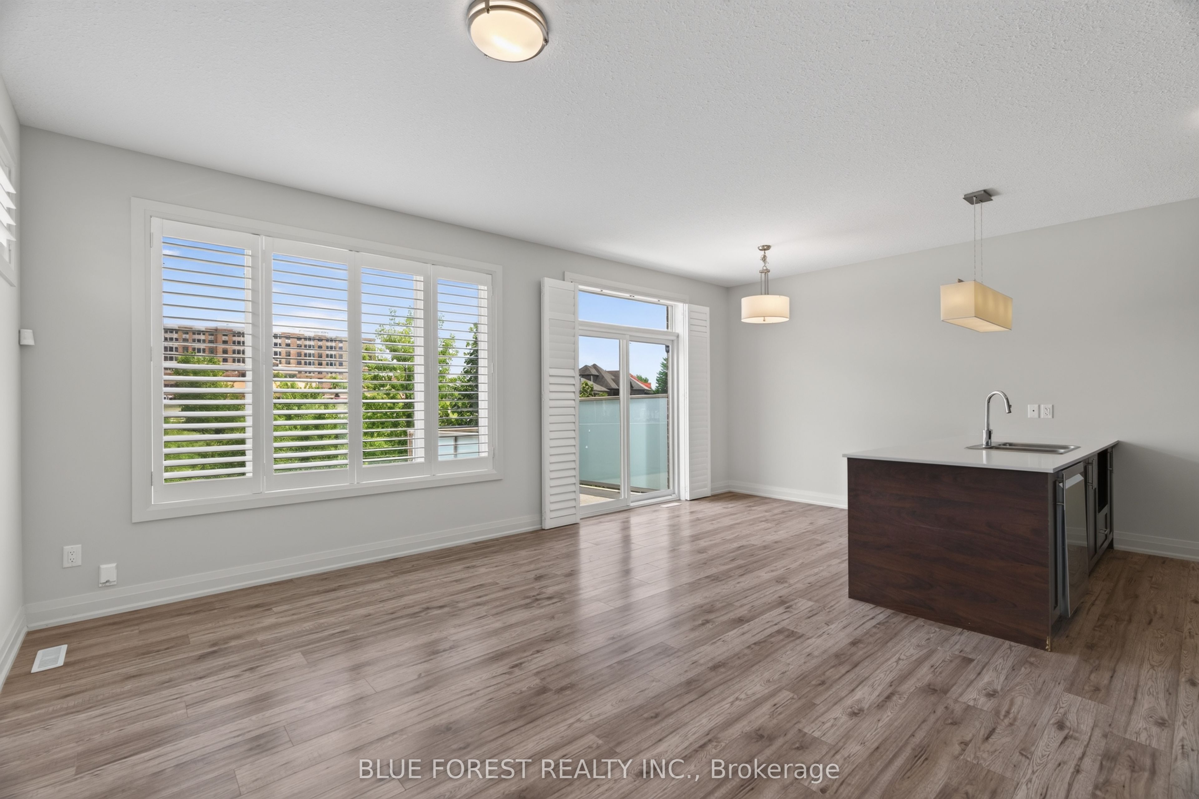 3025 Singleton Avenue 126 Property Photo 7