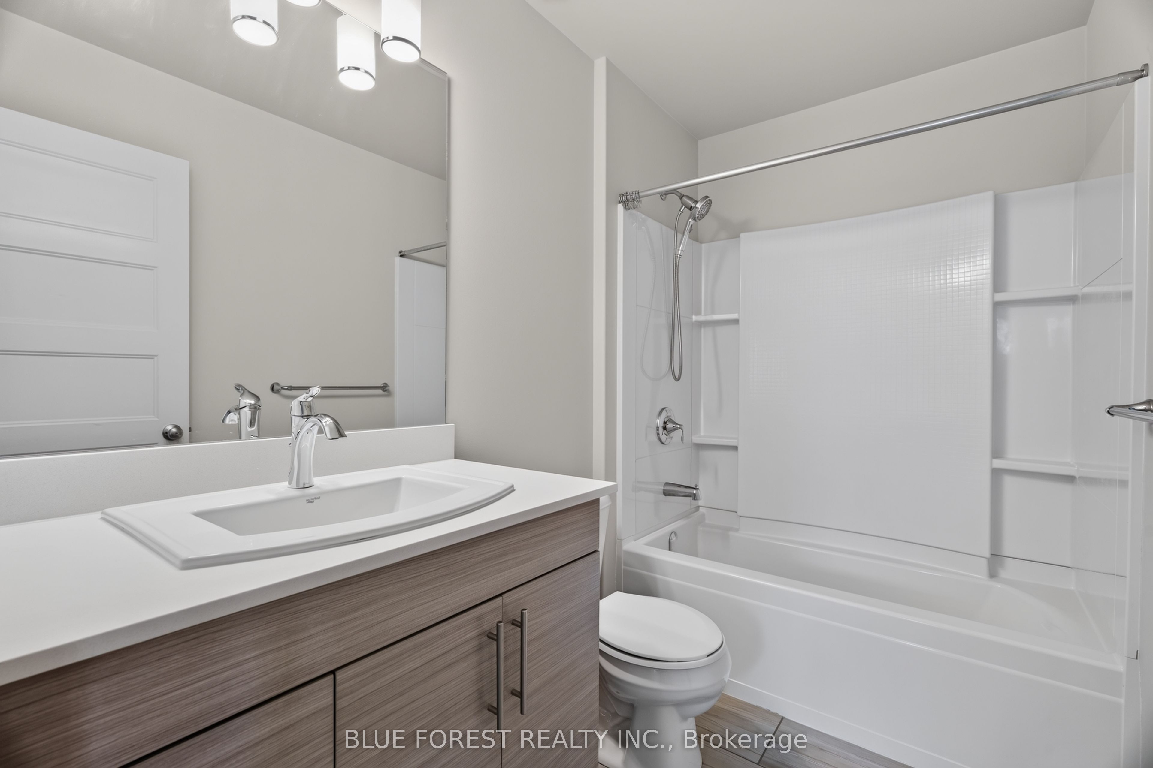 3025 Singleton Avenue 126 Property Photo 12