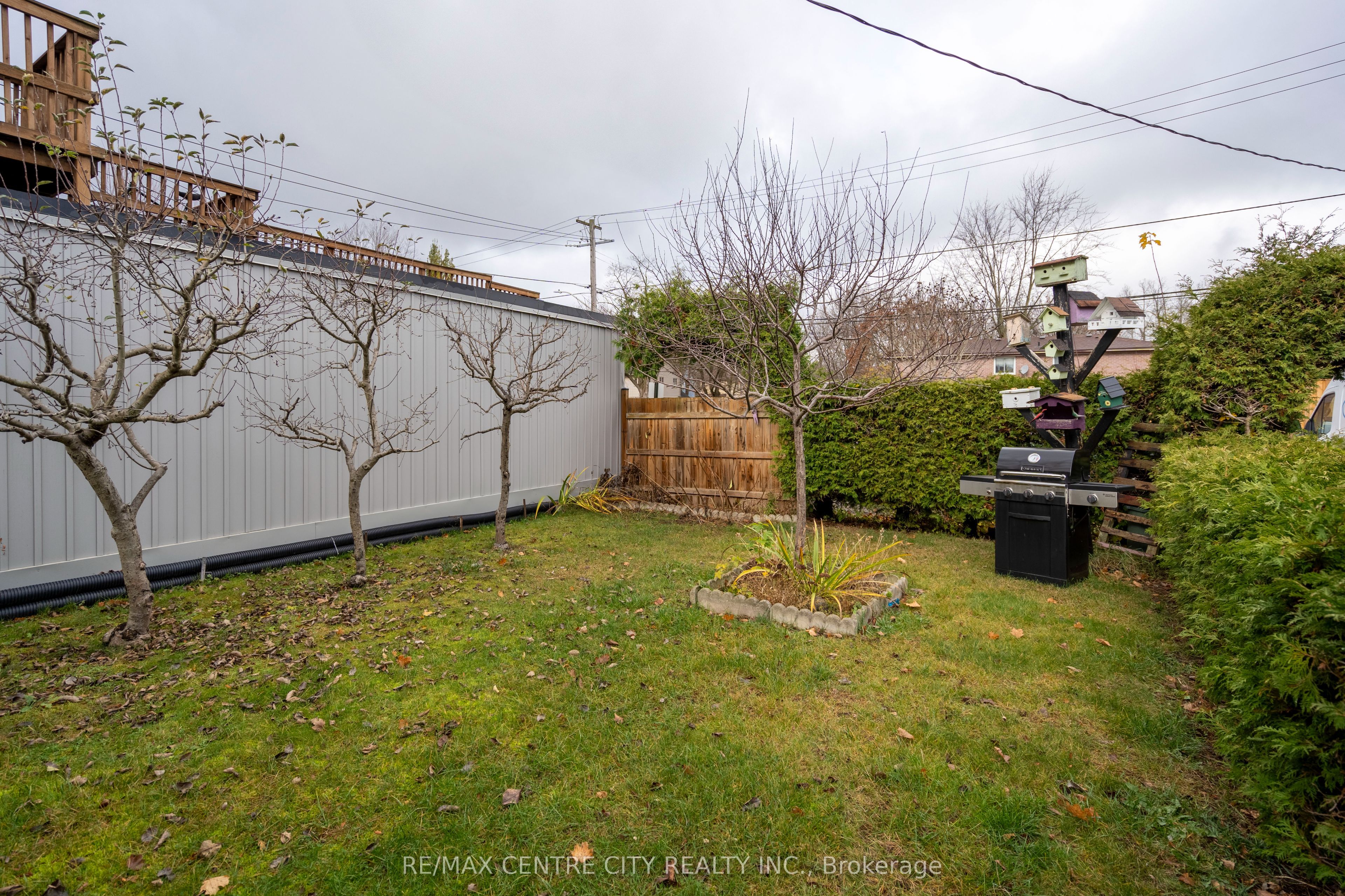 79 Front Street W Property Photo 6