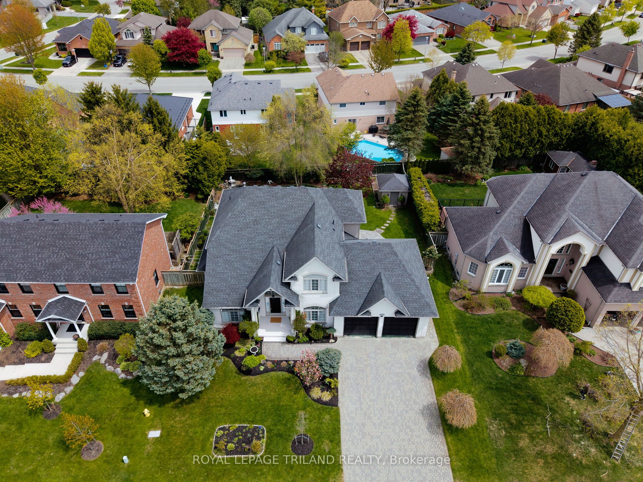 56 Glenridge Crescent Property Photo 3