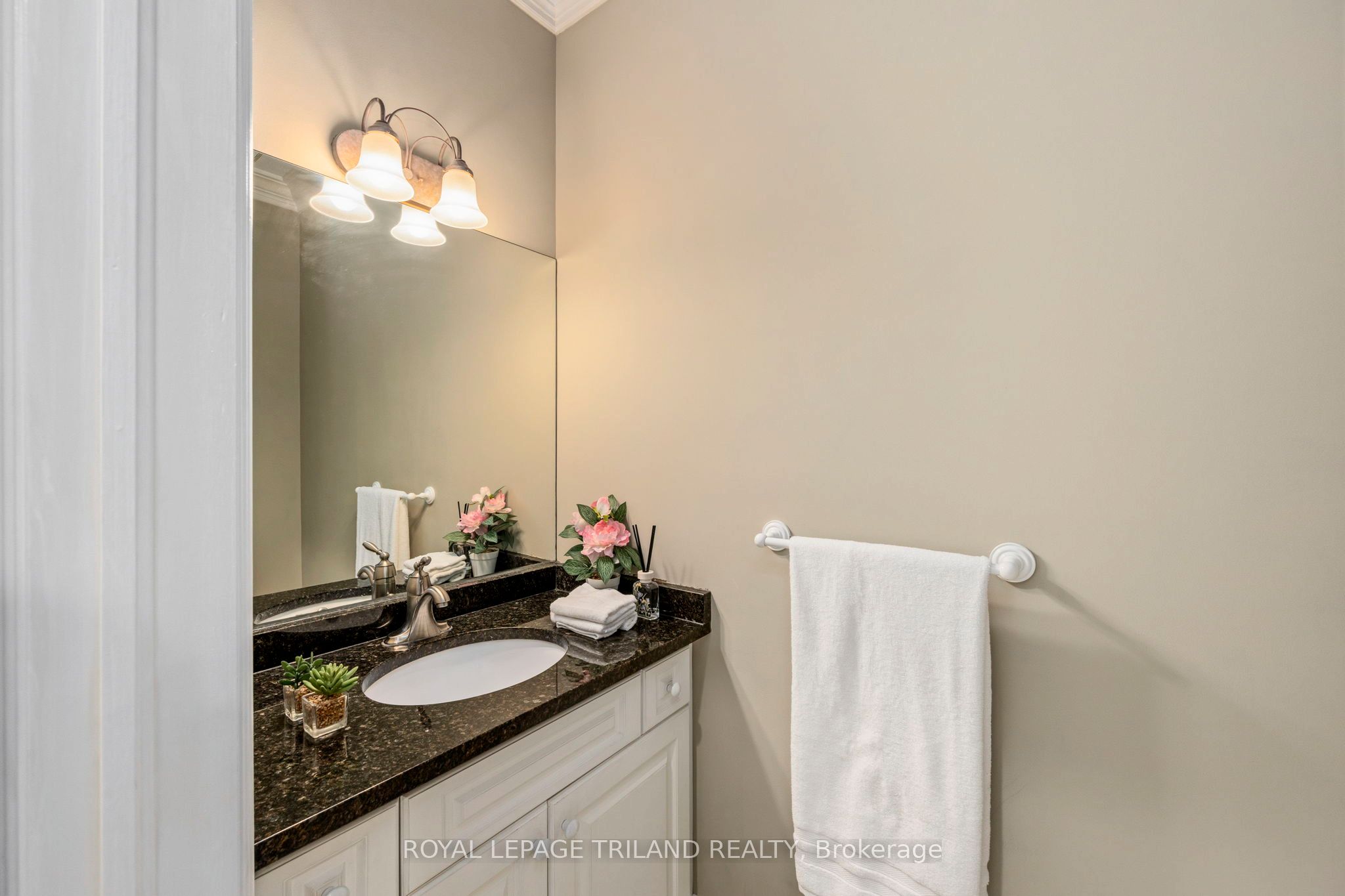 56 Glenridge Crescent Property Photo 17