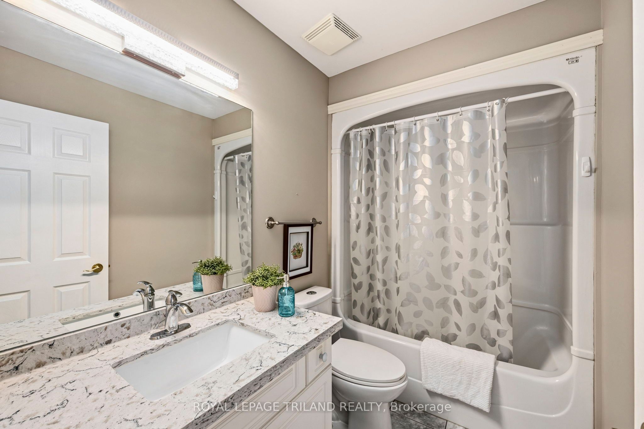 56 Glenridge Crescent Property Photo 27