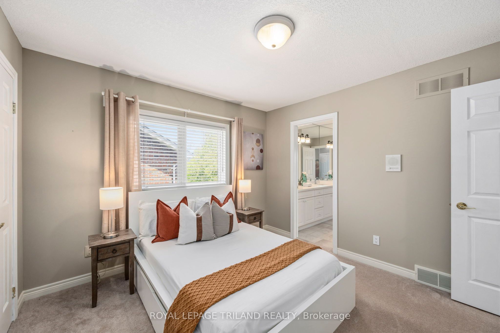 56 Glenridge Crescent Property Photo 29