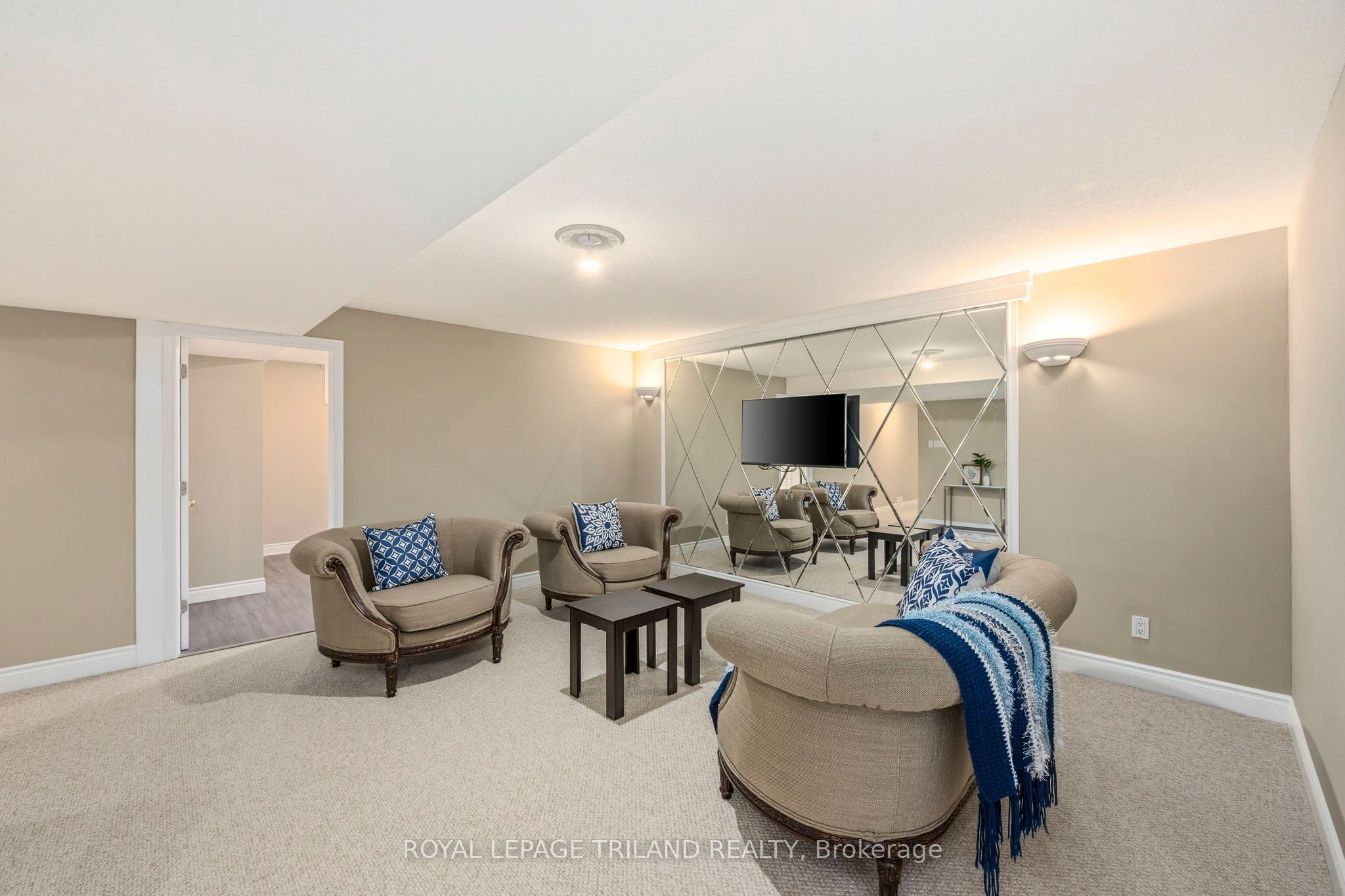 56 Glenridge Crescent Property Photo 36