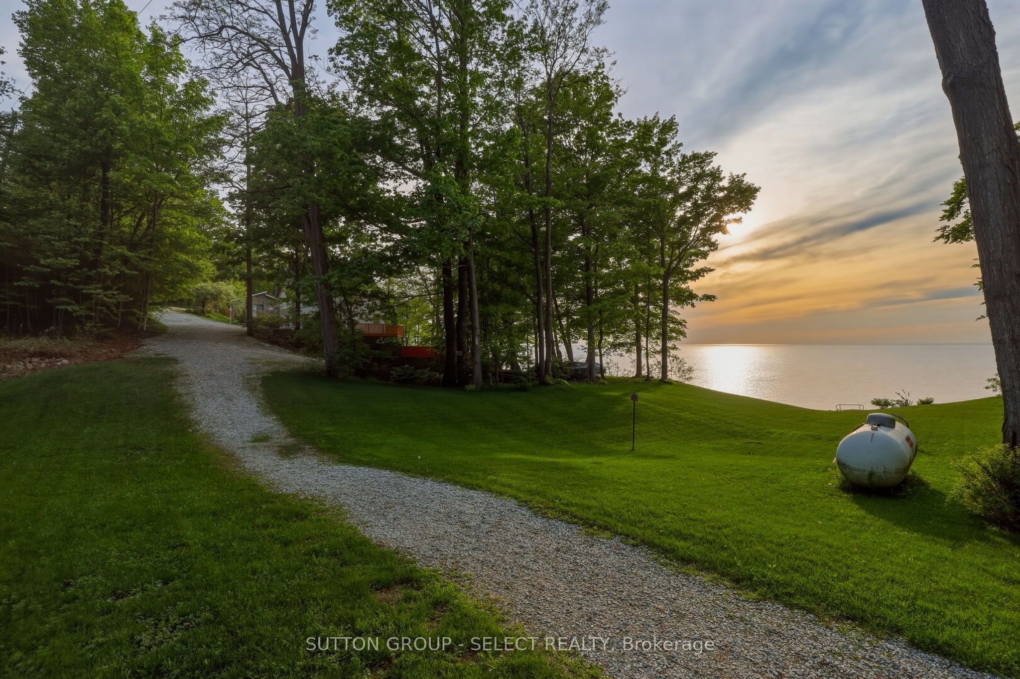 5284 Cliff Road Property Photo 34