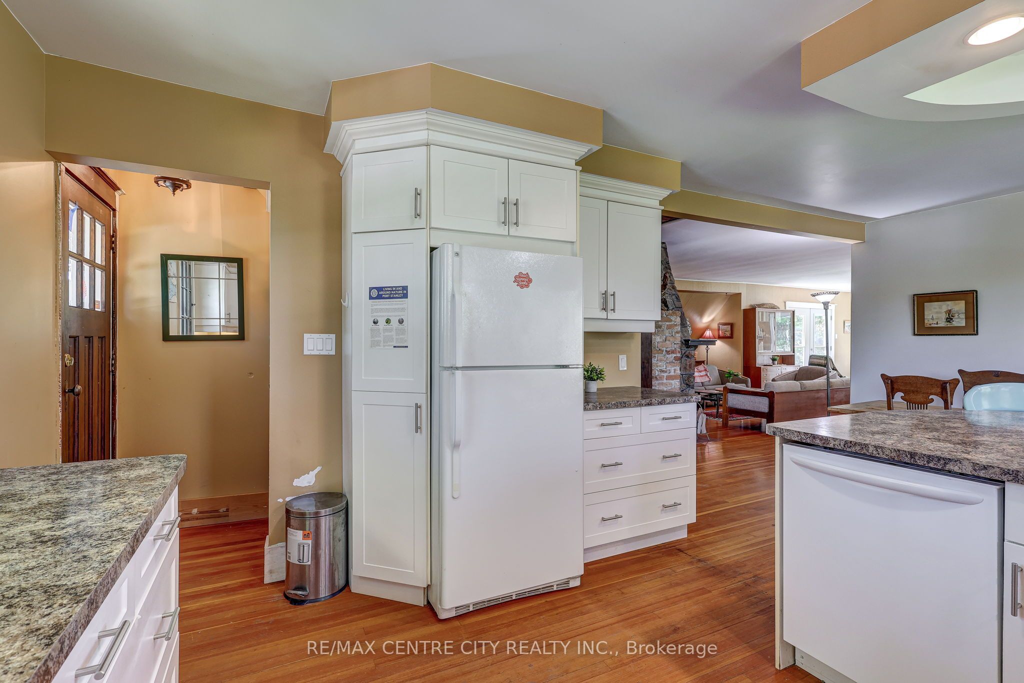 4491 East Road Property Photo 9