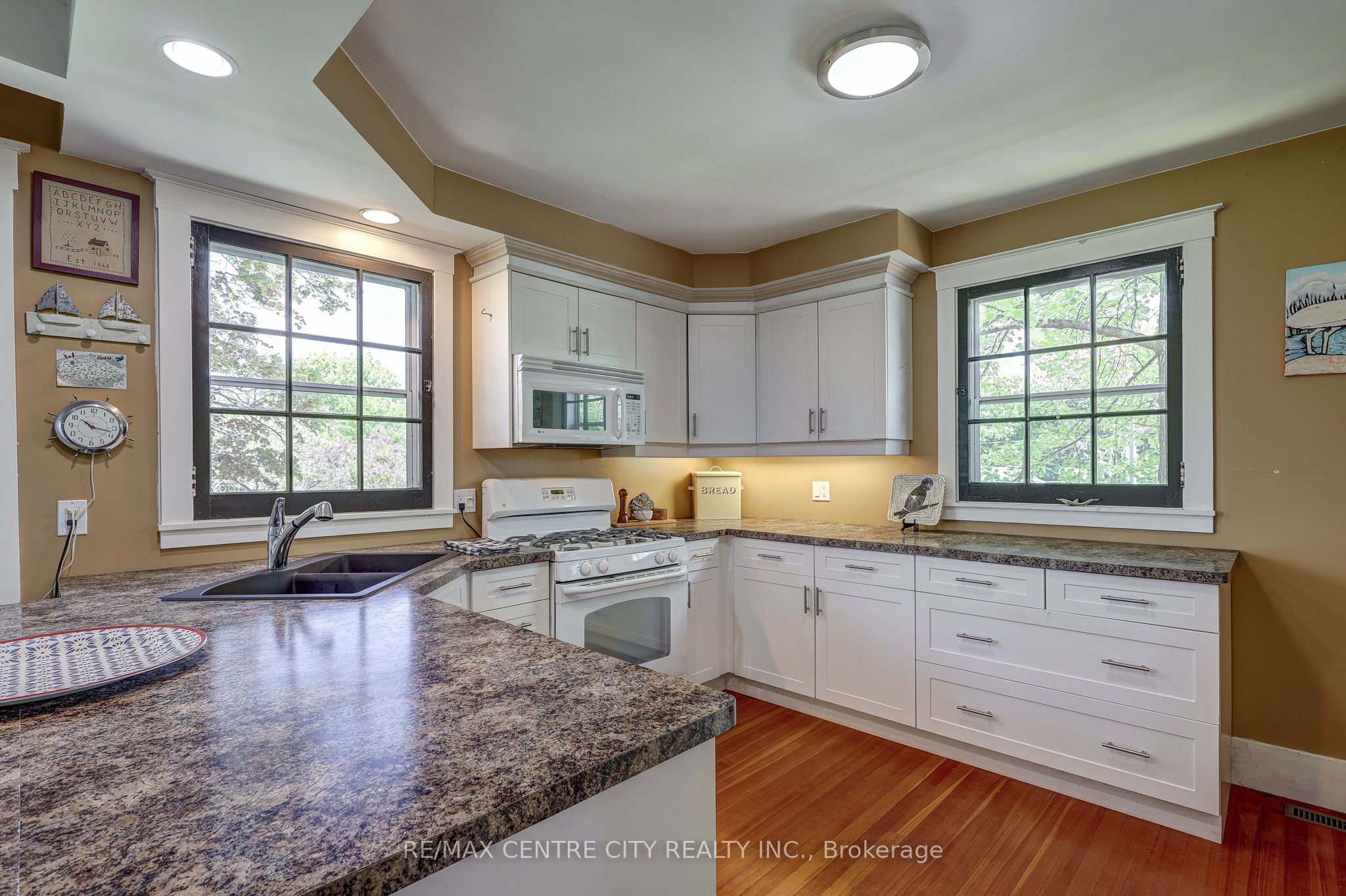 4491 East Road Property Photo 11