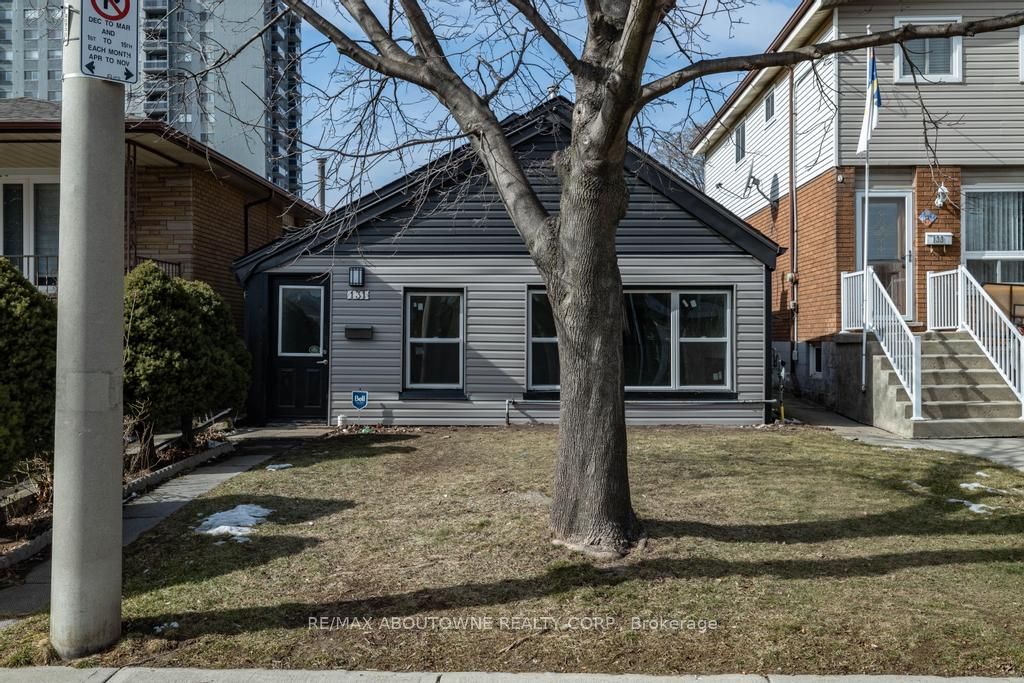 131 West Avenue N Property Photo 14