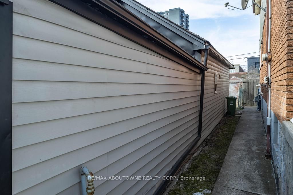 131 West Avenue N Property Photo 17