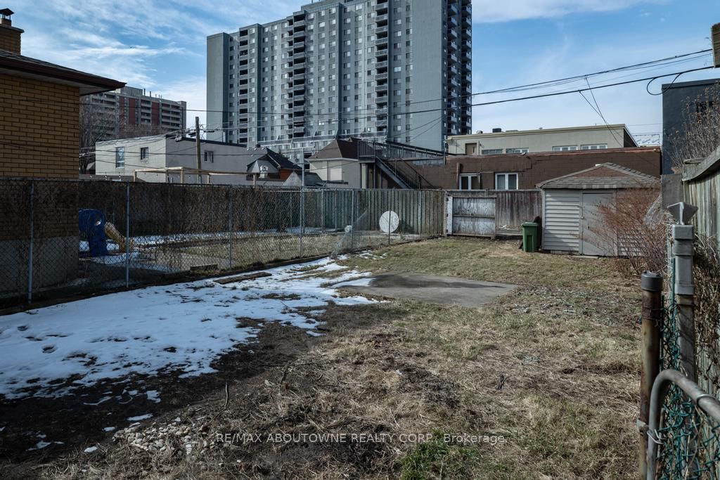 131 West Avenue N Property Photo 18