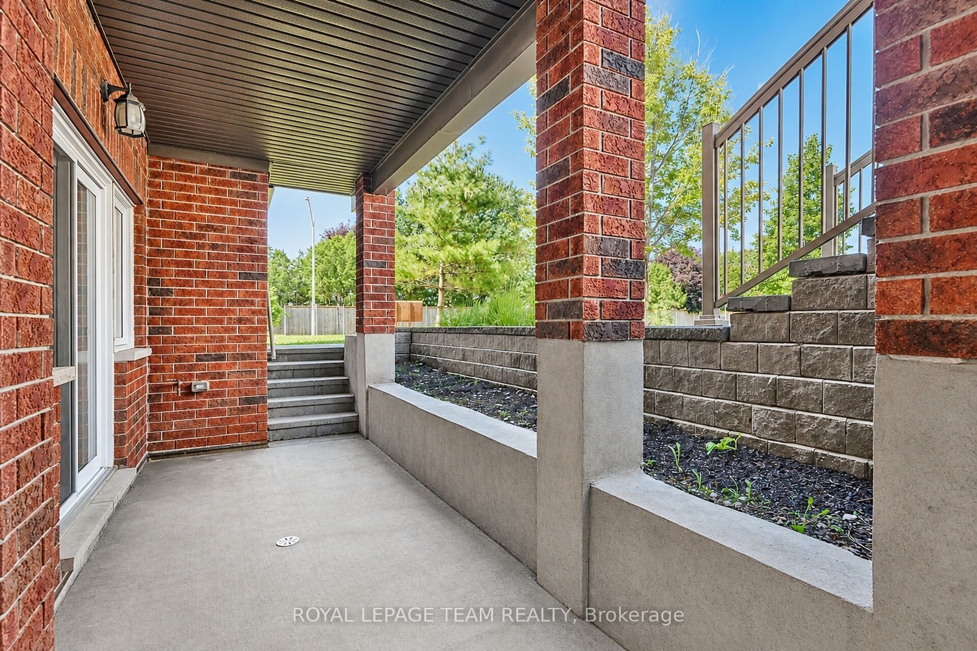 105 Fraser Fields Way H Property Photo 4