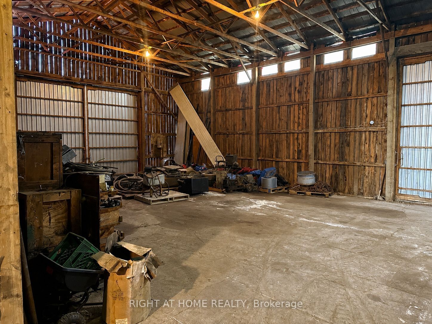 9696 Currie Road Property Photo 7
