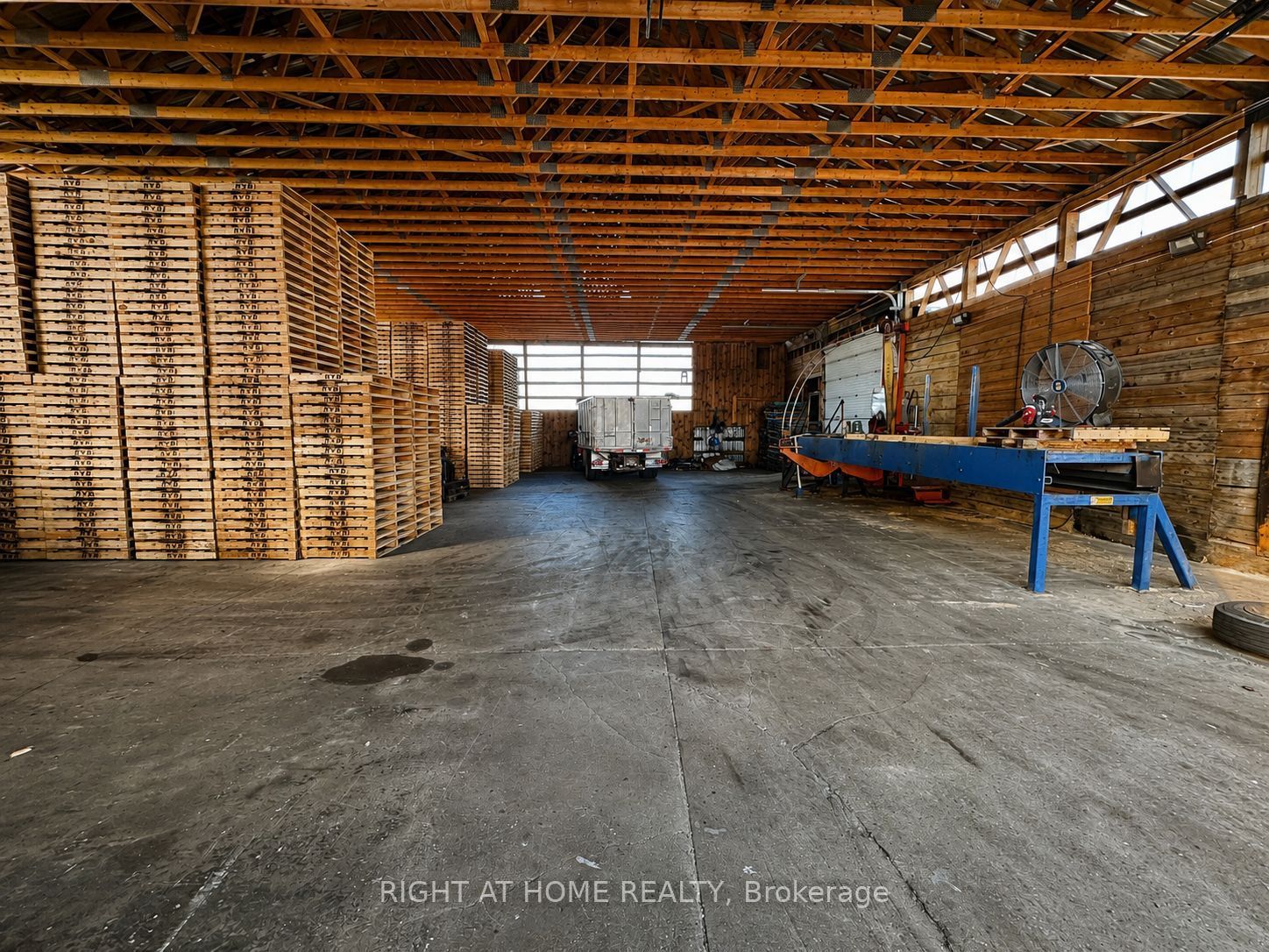 9696 Currie Road Property Photo 18