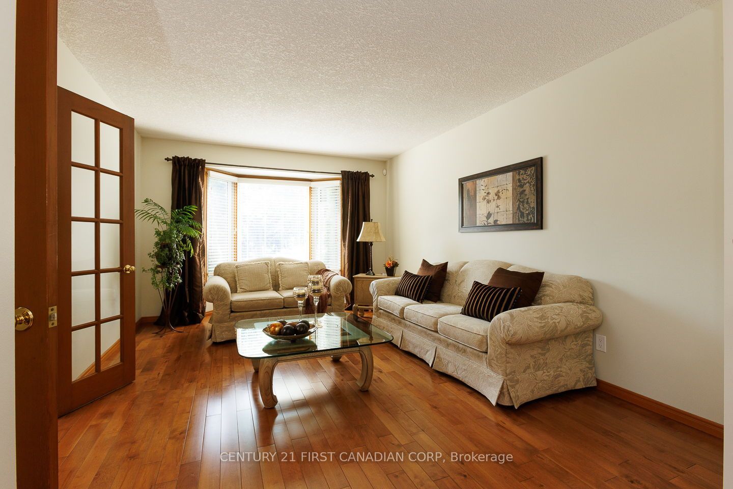 255 Deveron Crescent Property Photo 3
