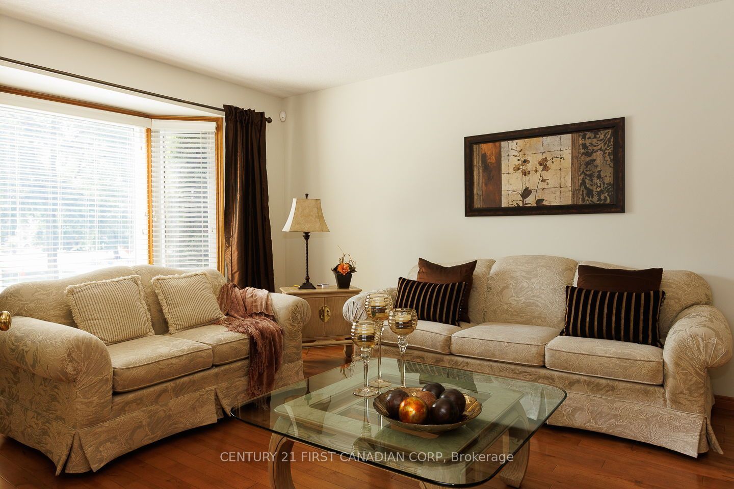 255 Deveron Crescent Property Photo 4