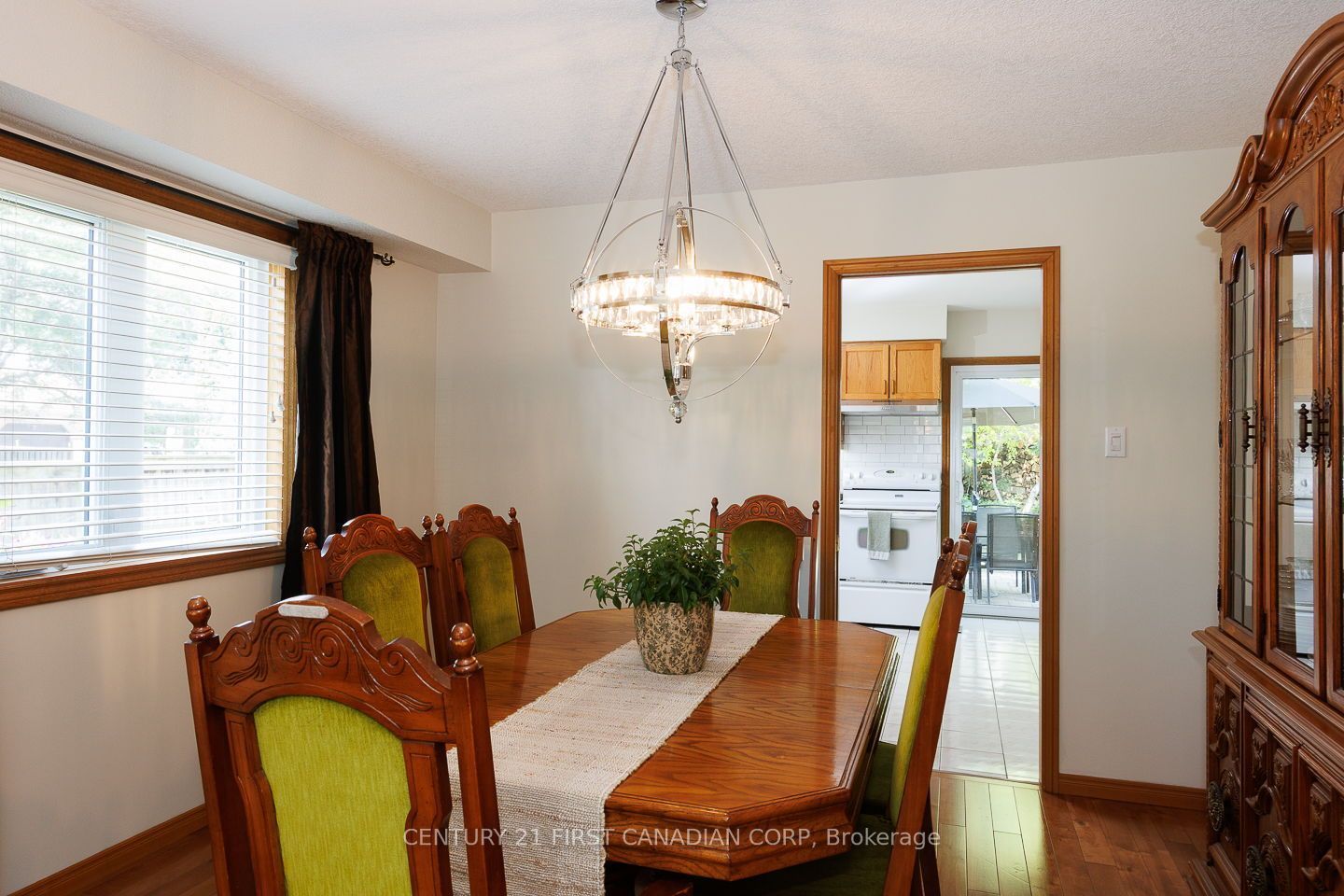 255 Deveron Crescent Property Photo 11