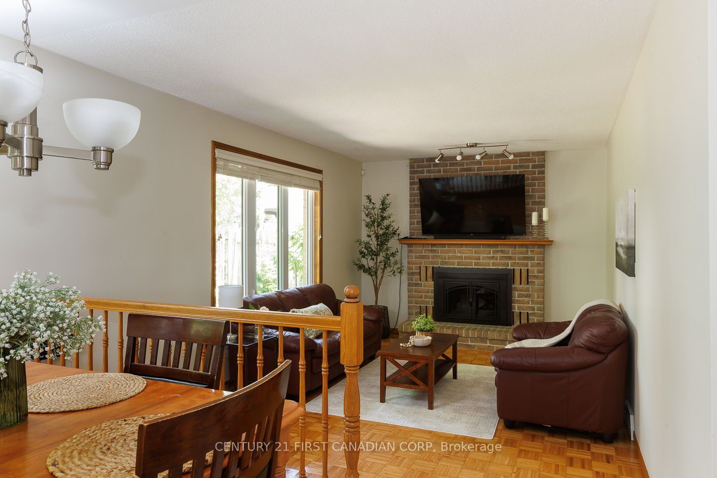 255 Deveron Crescent Property Photo 16