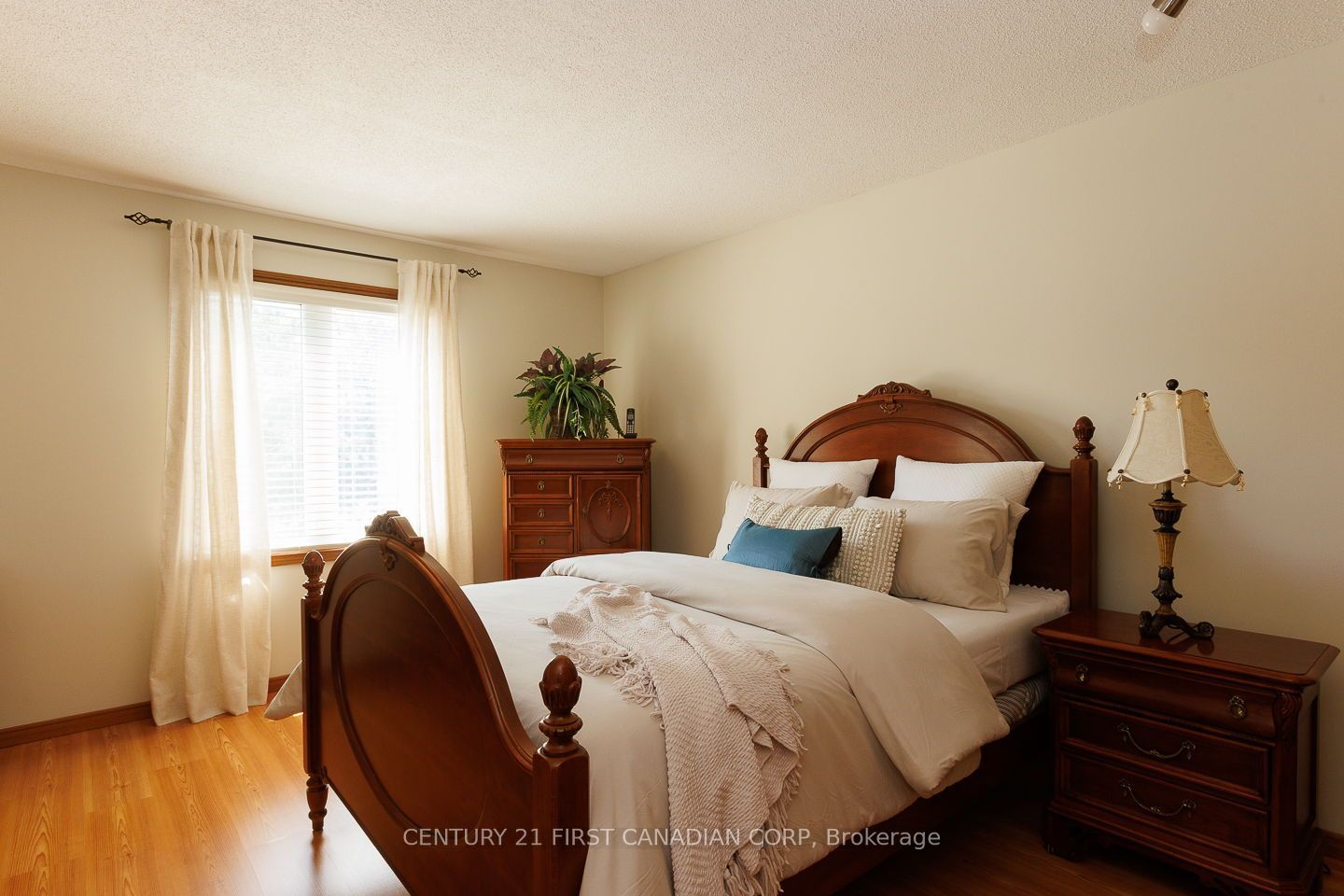 255 Deveron Crescent Property Photo 21
