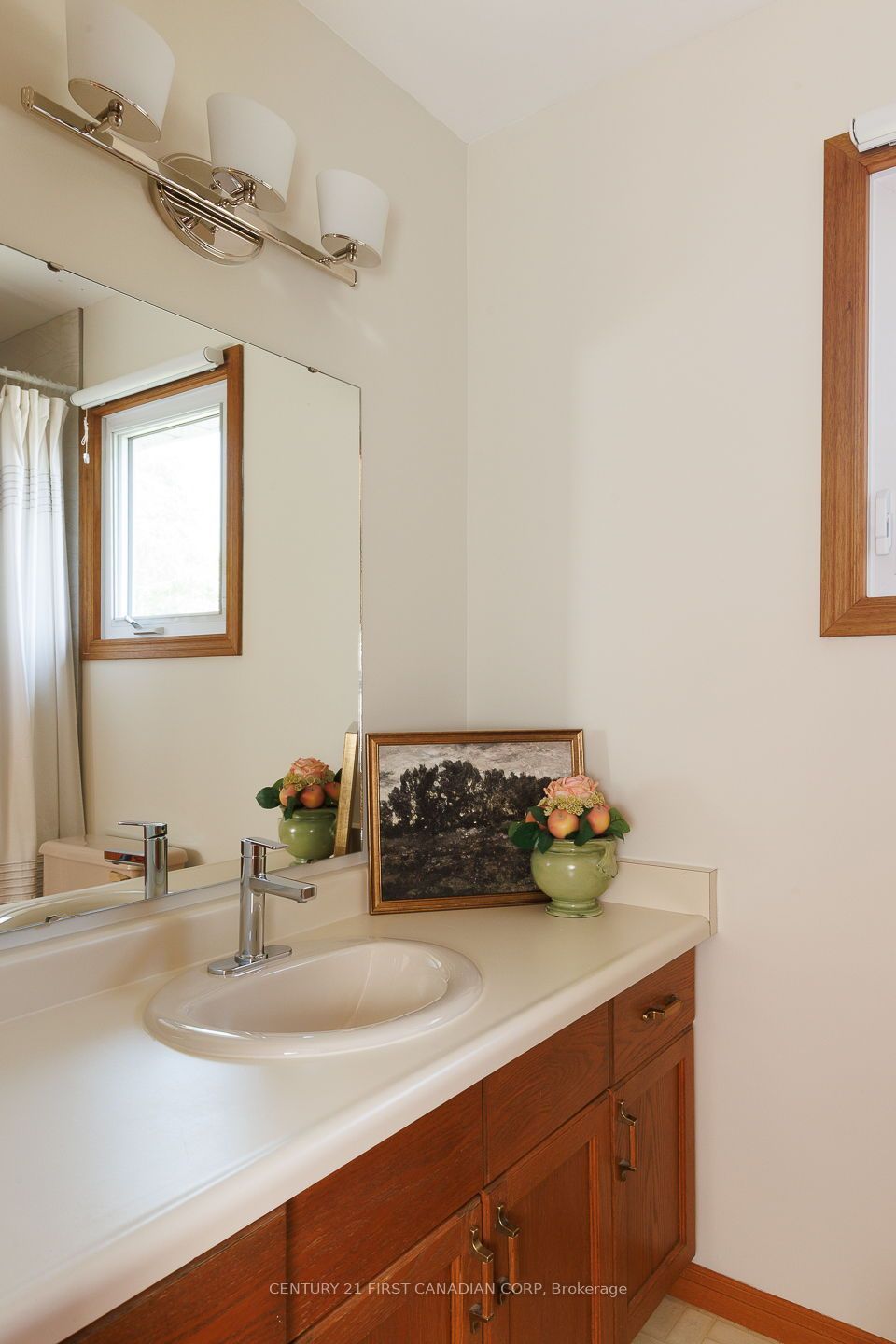 255 Deveron Crescent Property Photo 24