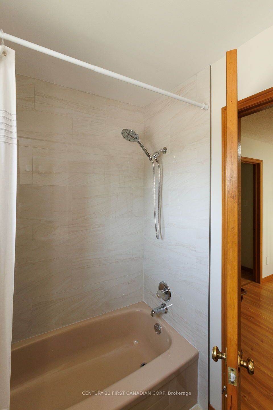 255 Deveron Crescent Property Photo 29