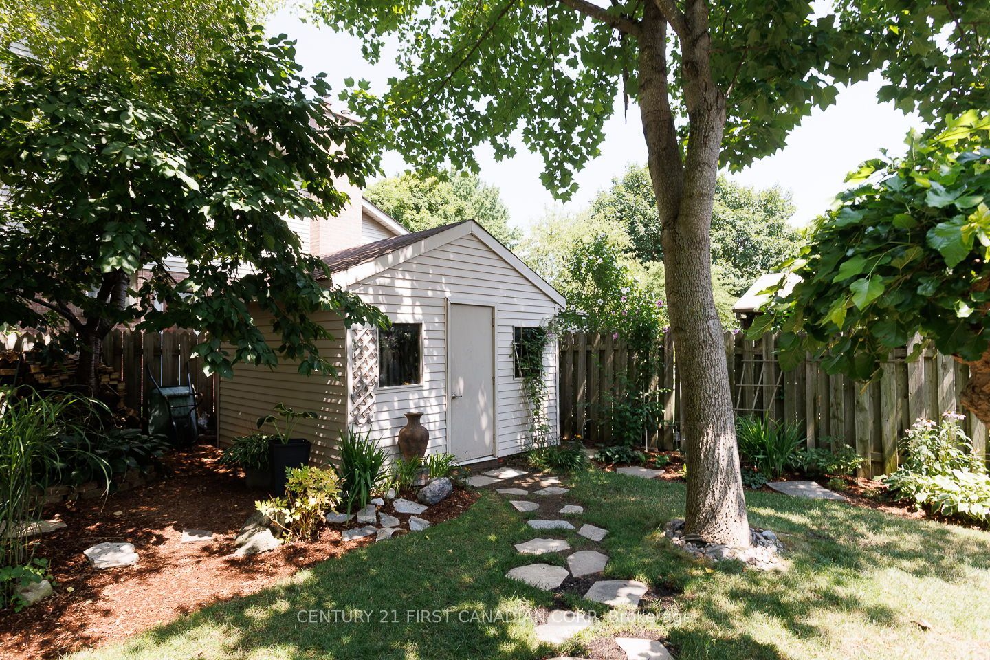 255 Deveron Crescent Property Photo 40