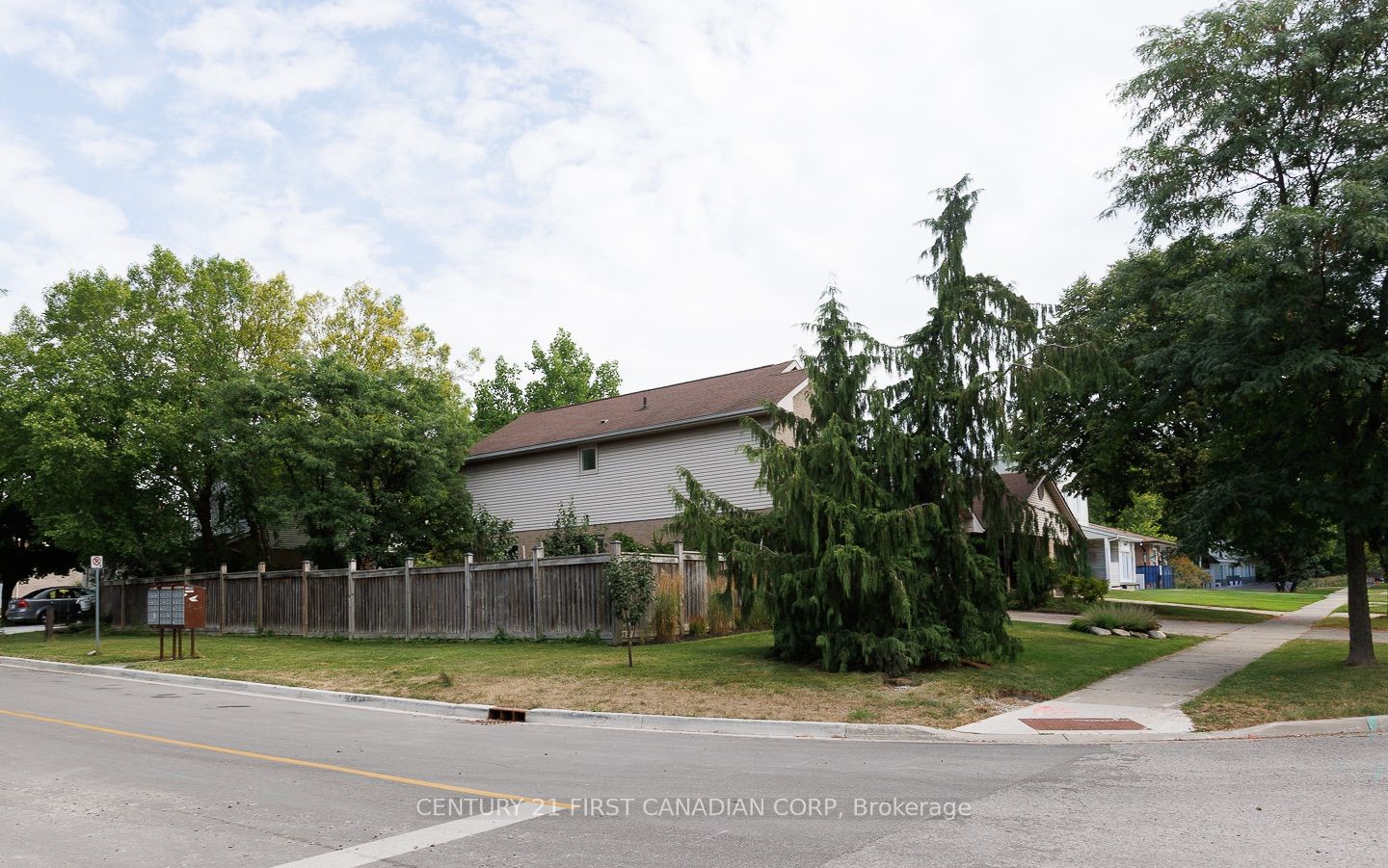 255 Deveron Crescent Property Photo 42