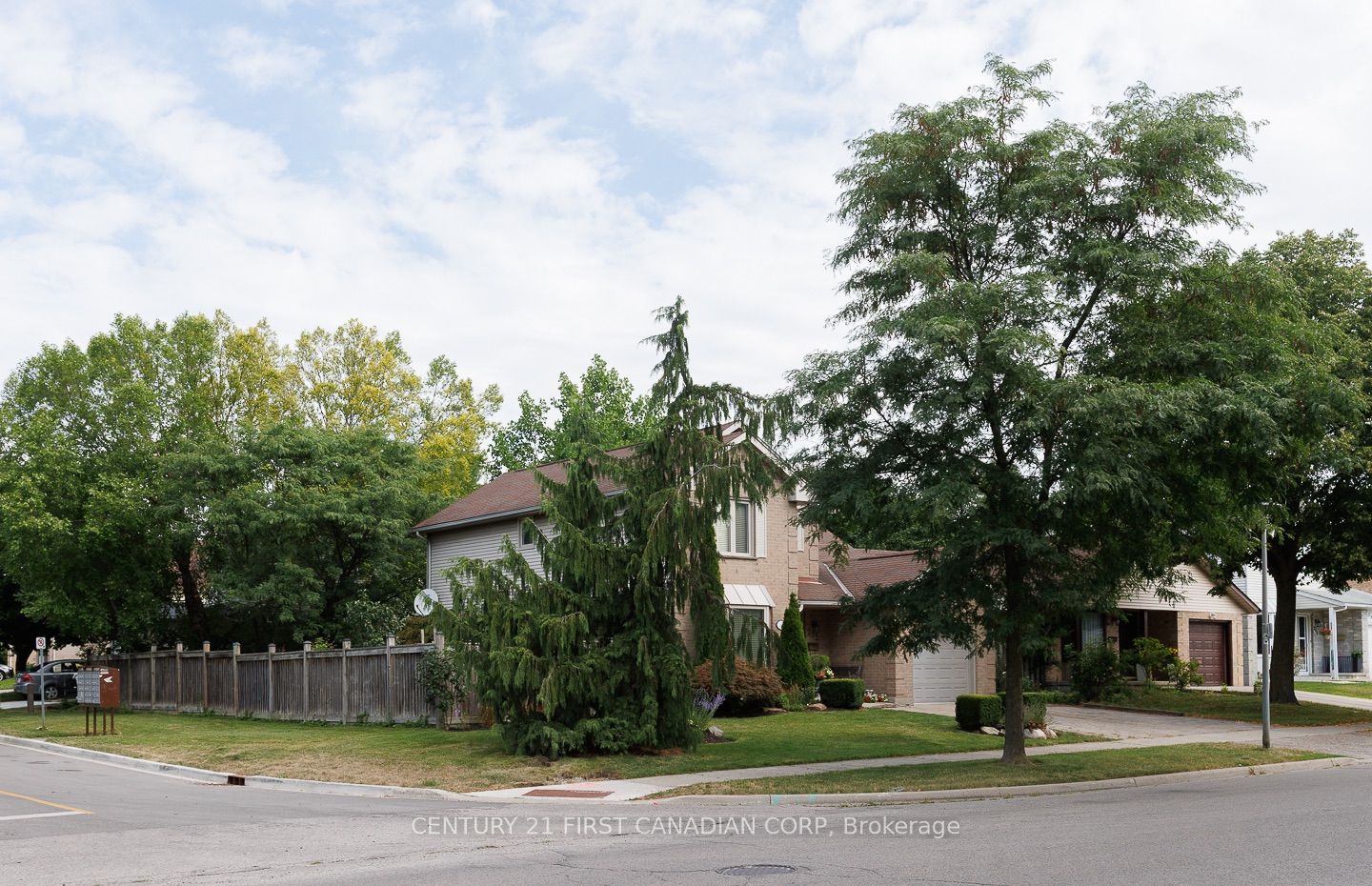 255 Deveron Crescent Property Photo 43