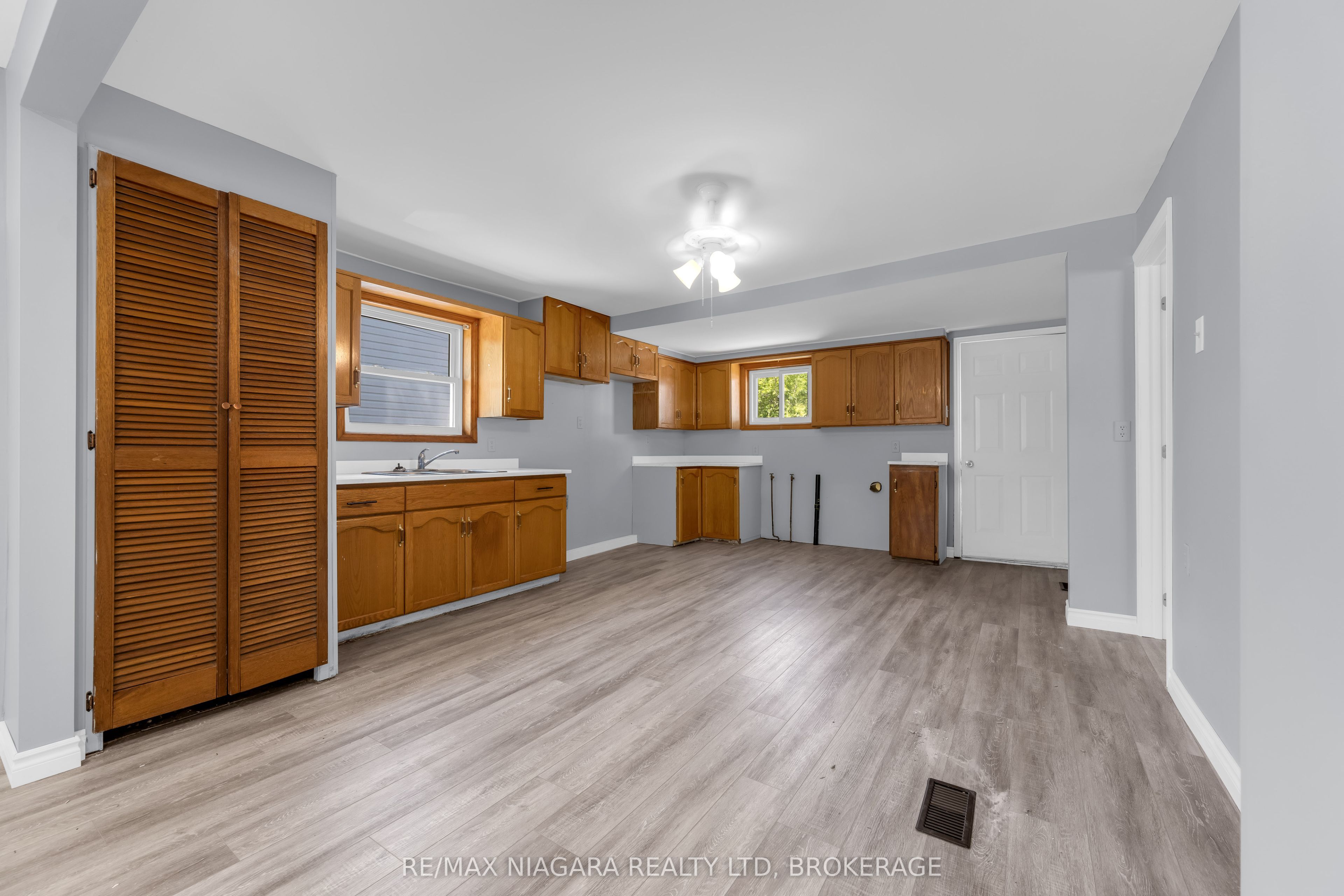 394 Simpson Avenue Property Photo 8