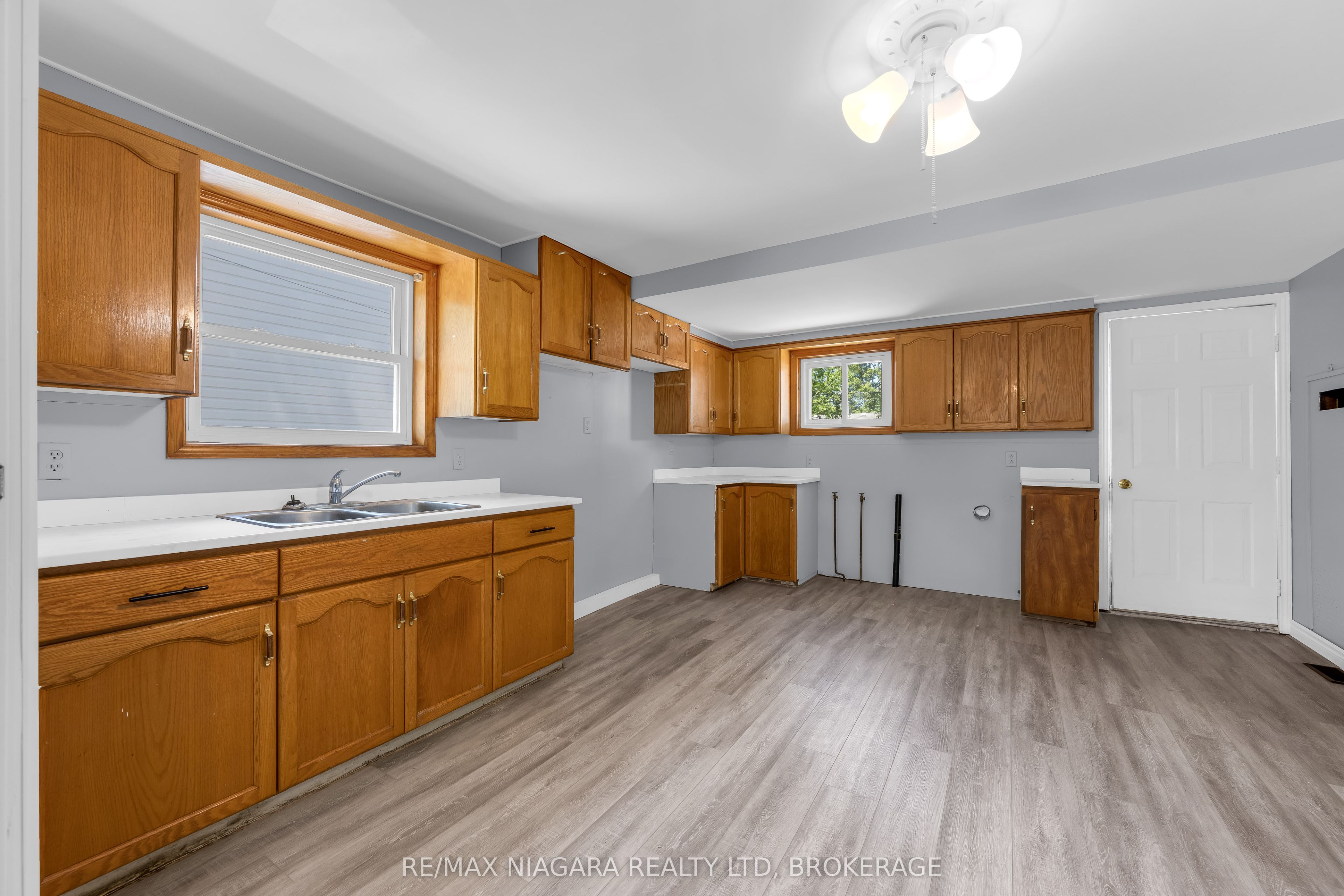 394 Simpson Avenue Property Photo 10