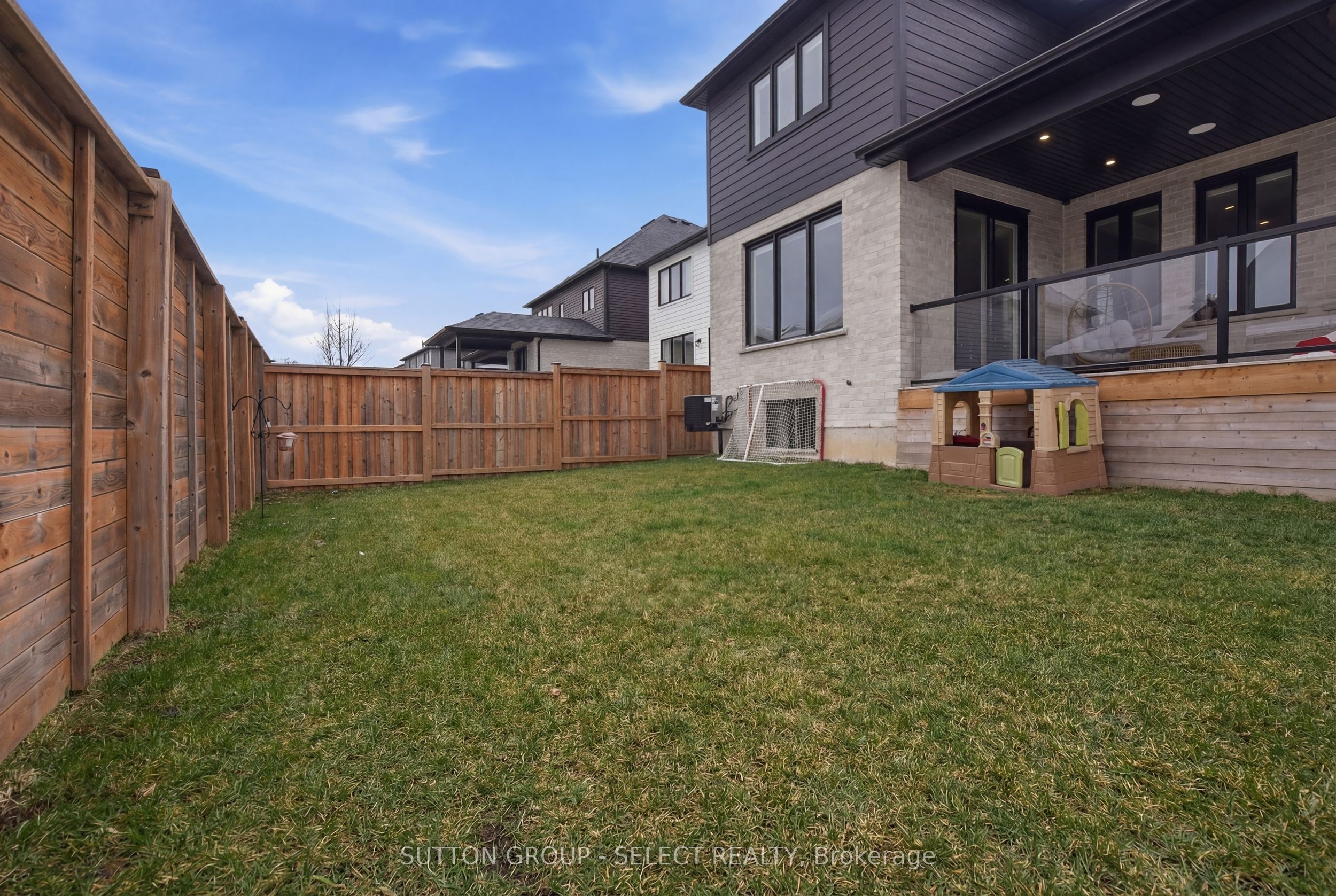 1886 Fountain Grass Drive Property Photo 43