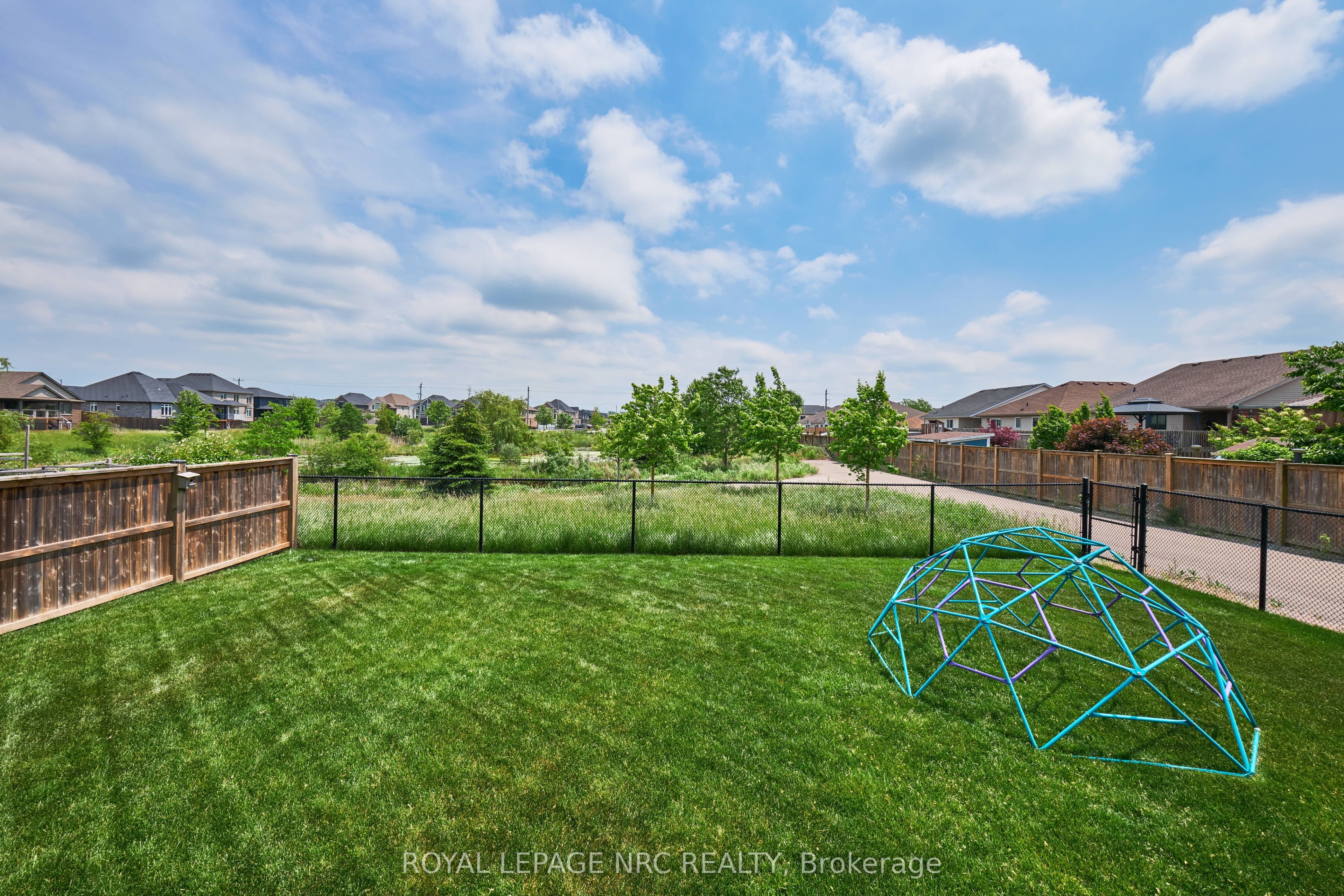 80 Days Avenue Property Photo 6