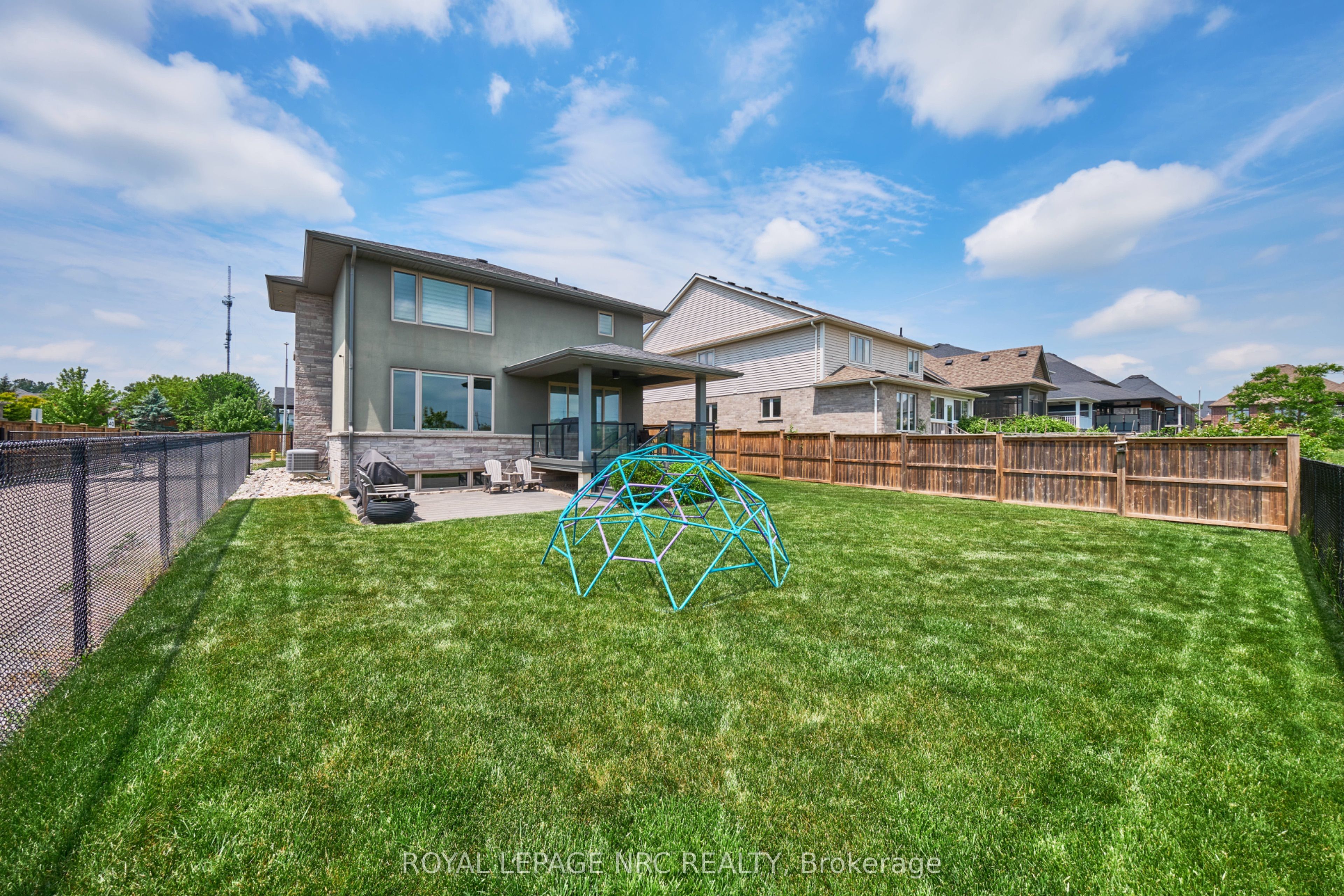 80 Days Avenue Property Photo 9