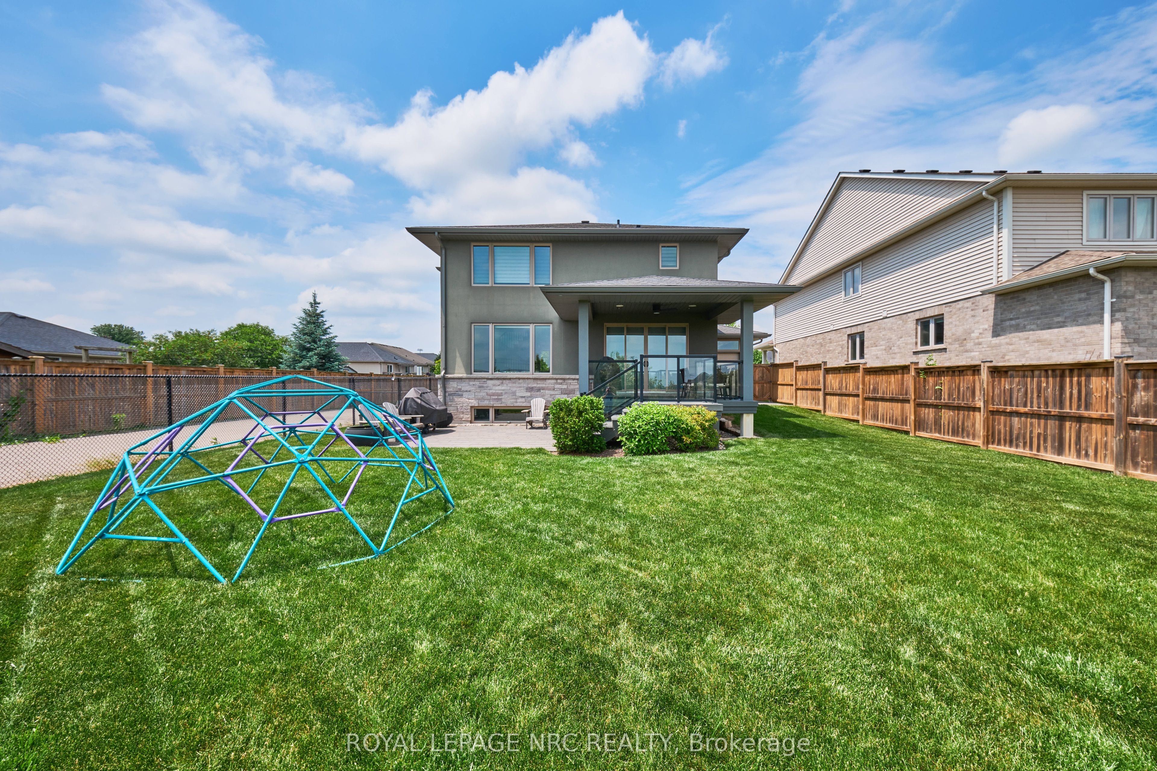 80 Days Avenue Property Photo 10