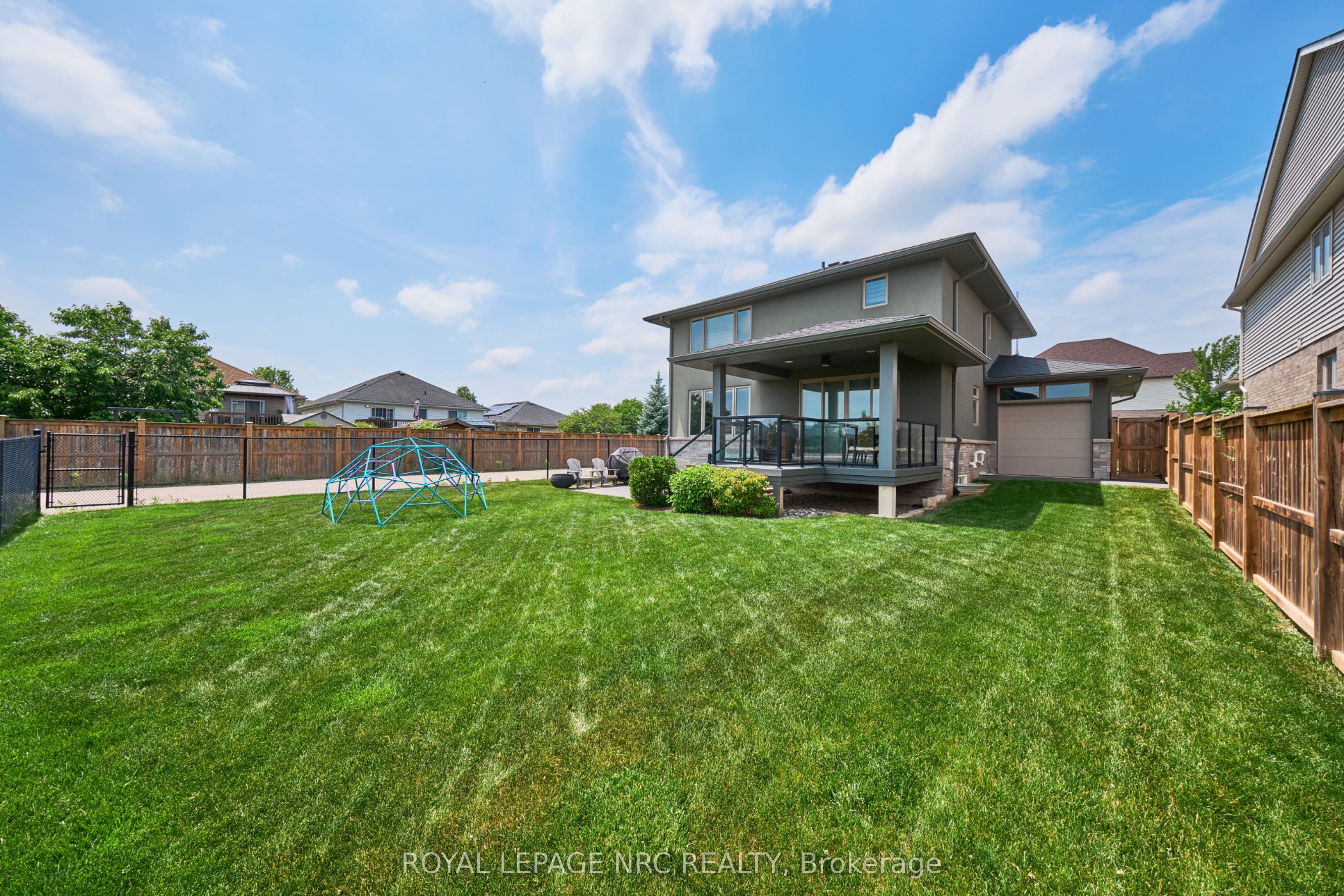 80 Days Avenue Property Photo 11