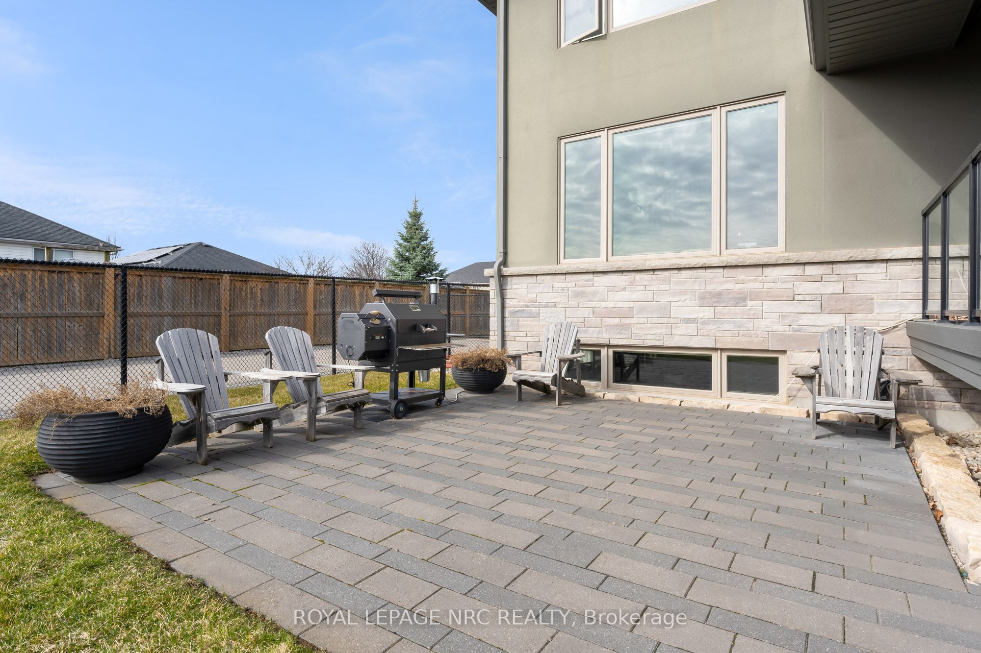 80 Days Avenue Property Photo 14