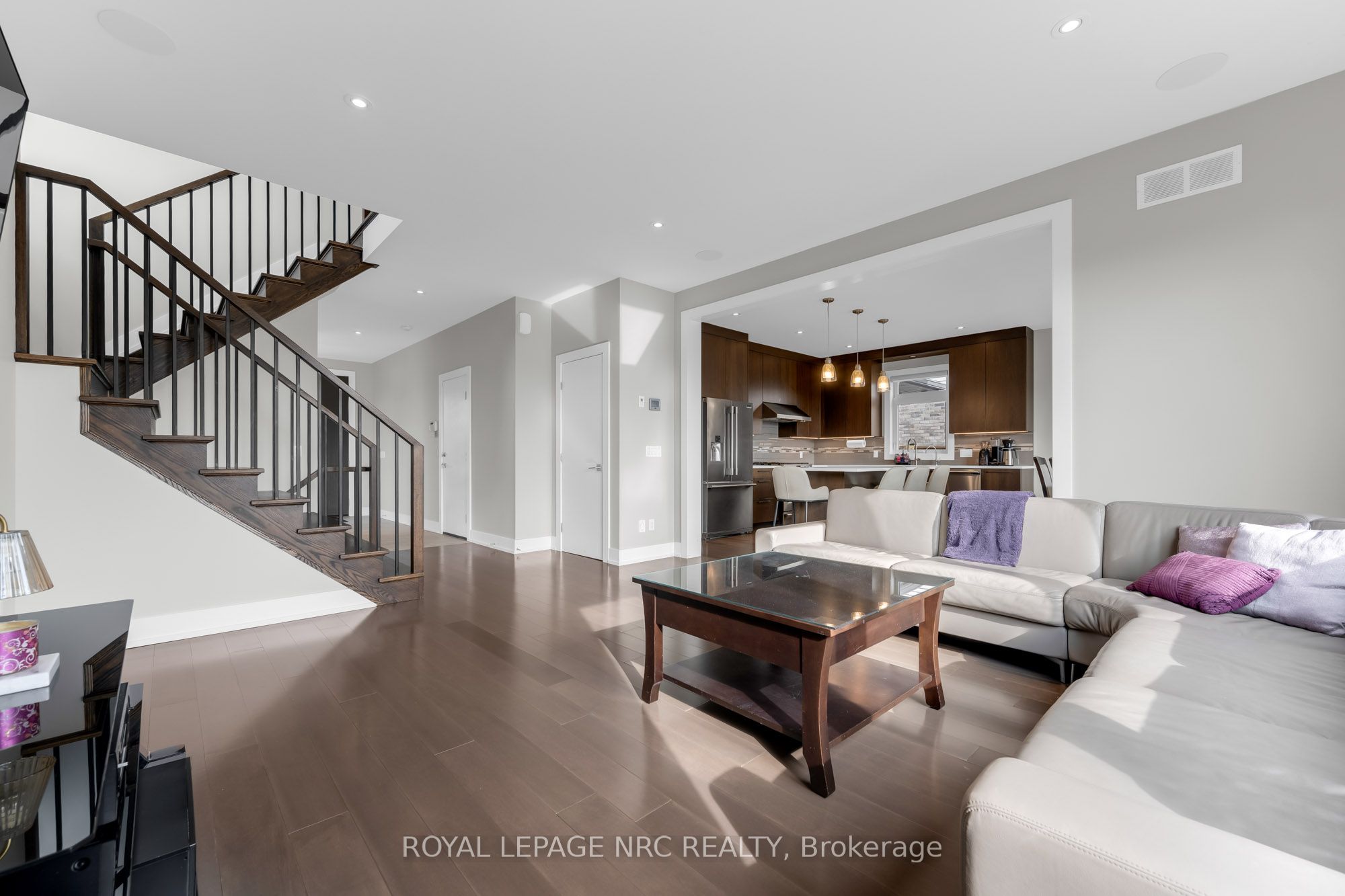 80 Days Avenue Property Photo 19