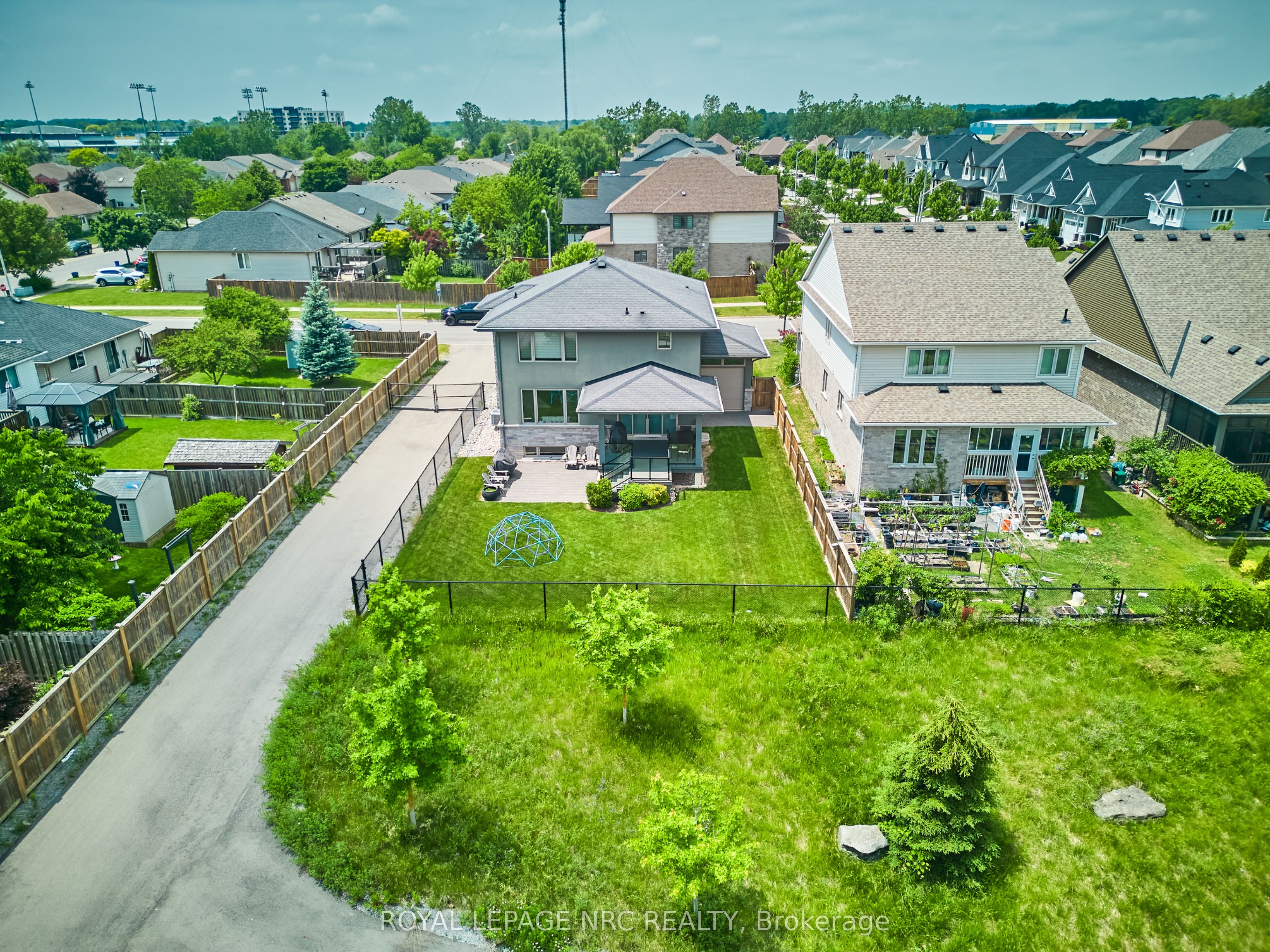 80 Days Avenue Property Photo 49