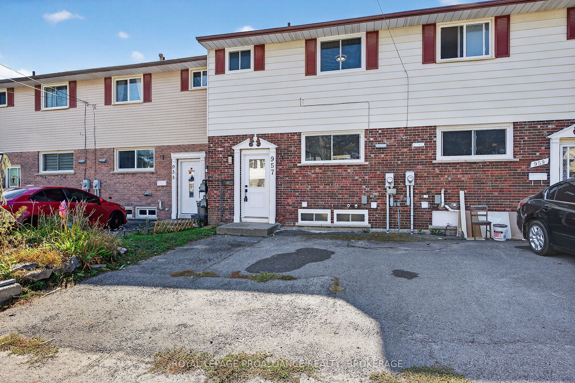 957 Oakview Avenue Property Photo 3