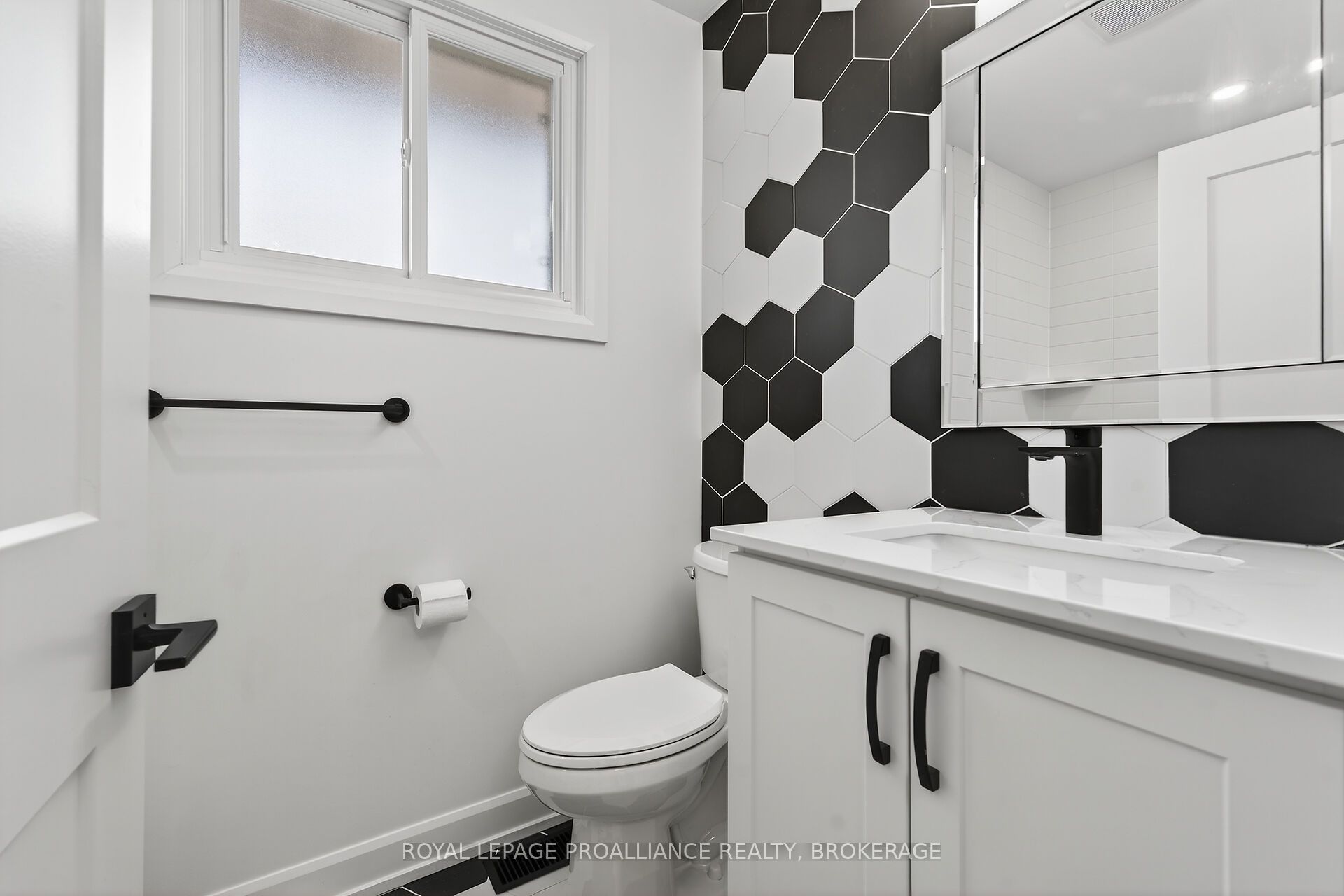 957 Oakview Avenue Property Photo 18