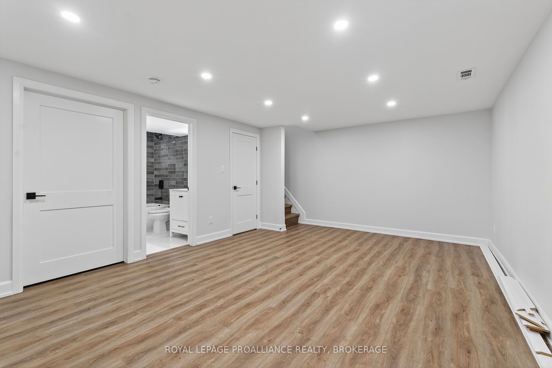 957 Oakview Avenue Property Photo 26