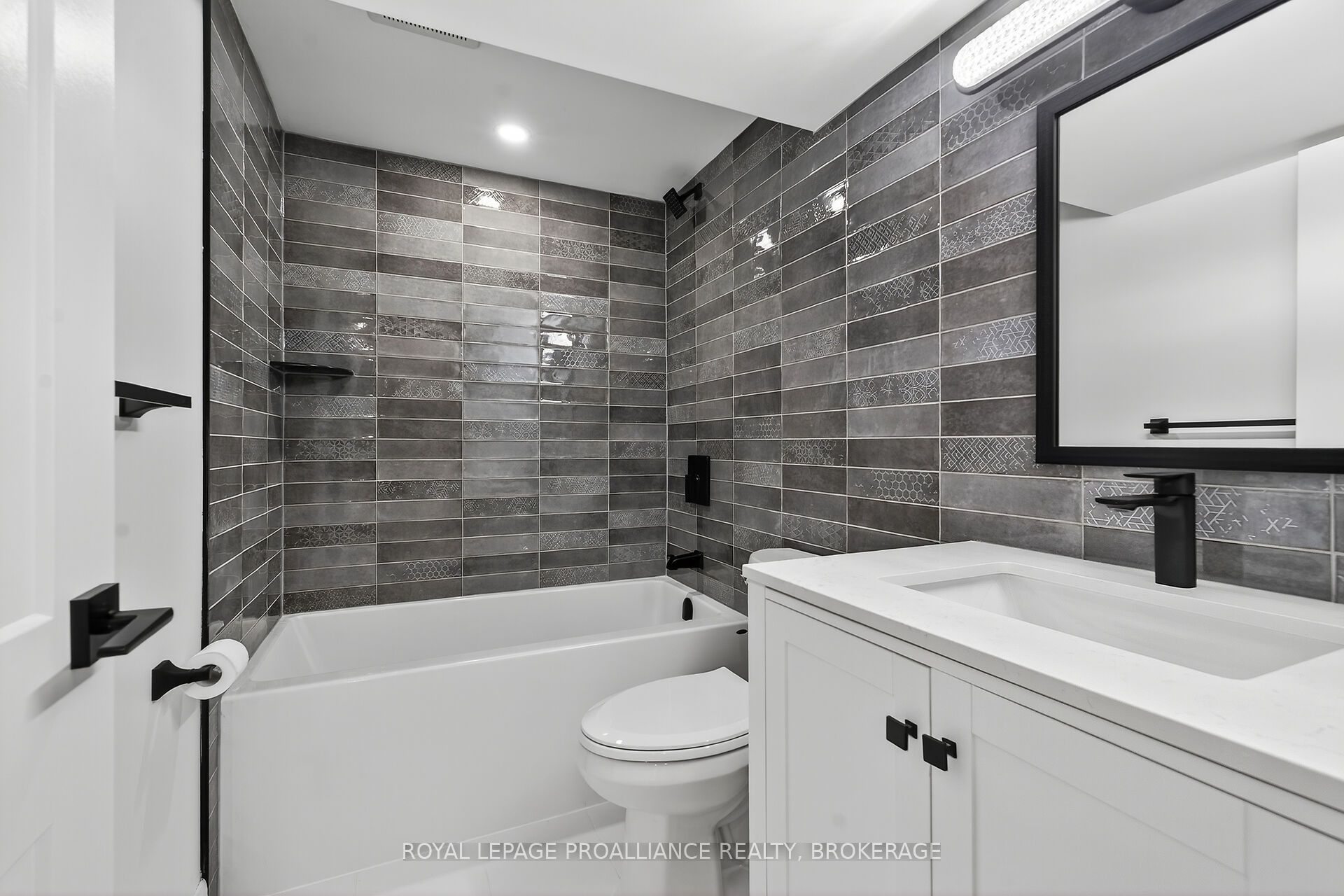 957 Oakview Avenue Property Photo 27