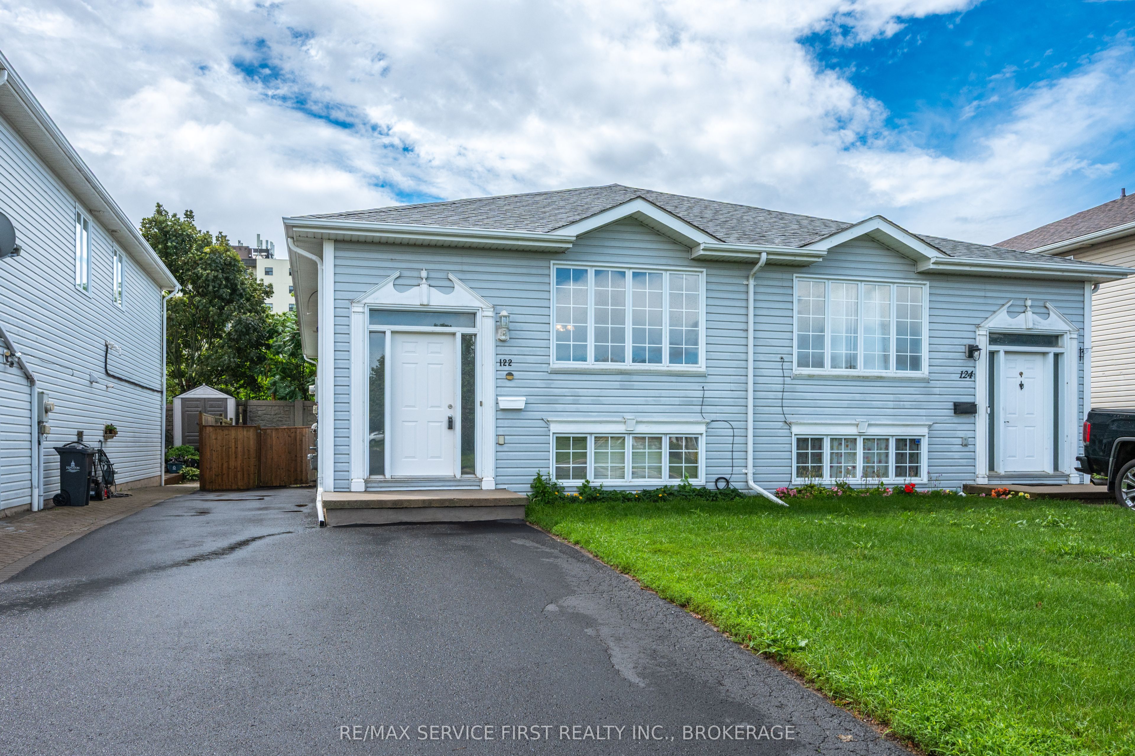 122 Briceland Street Property Photo 1