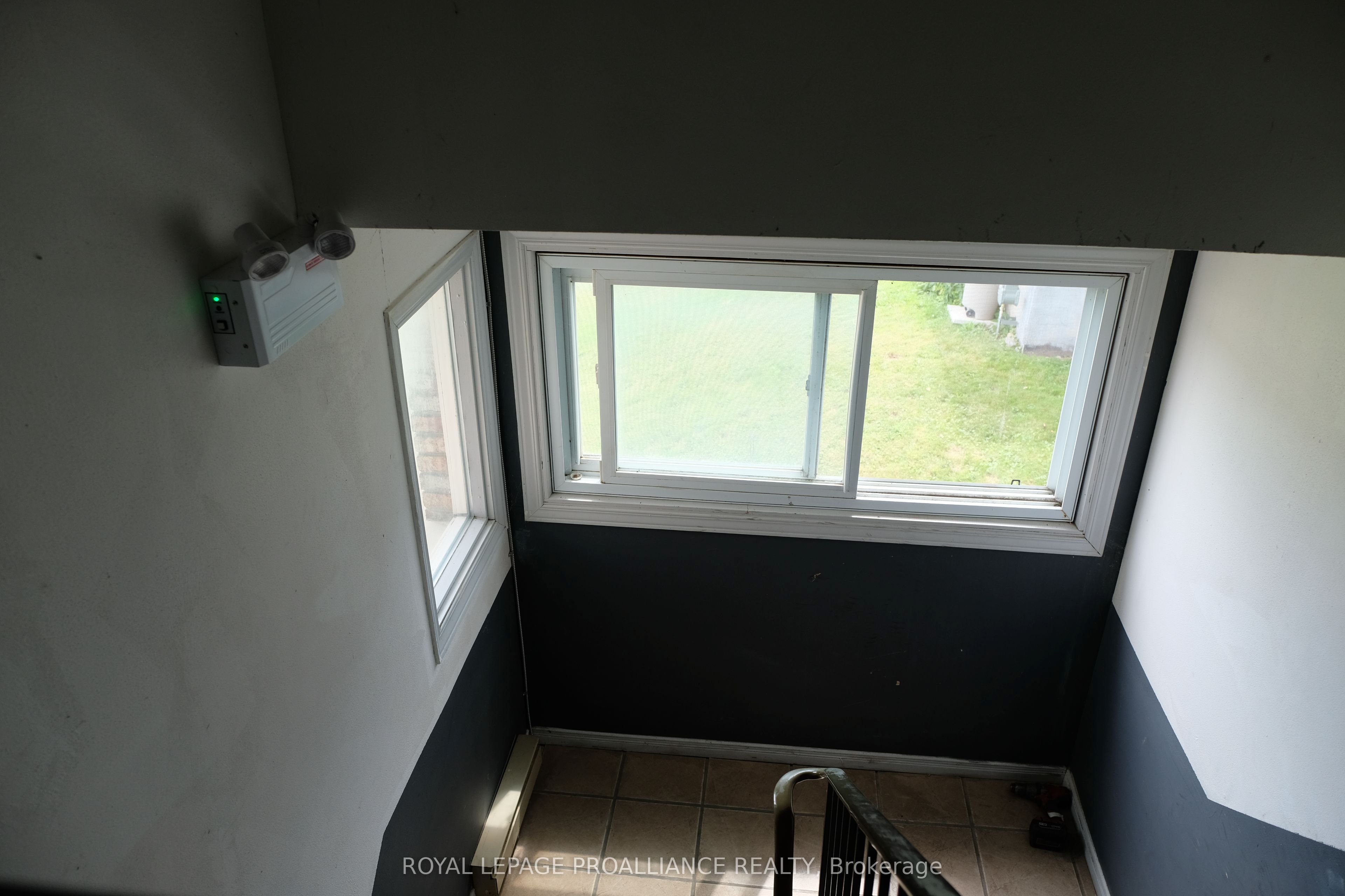 60 Wallbridge Crescent Property Photo 6